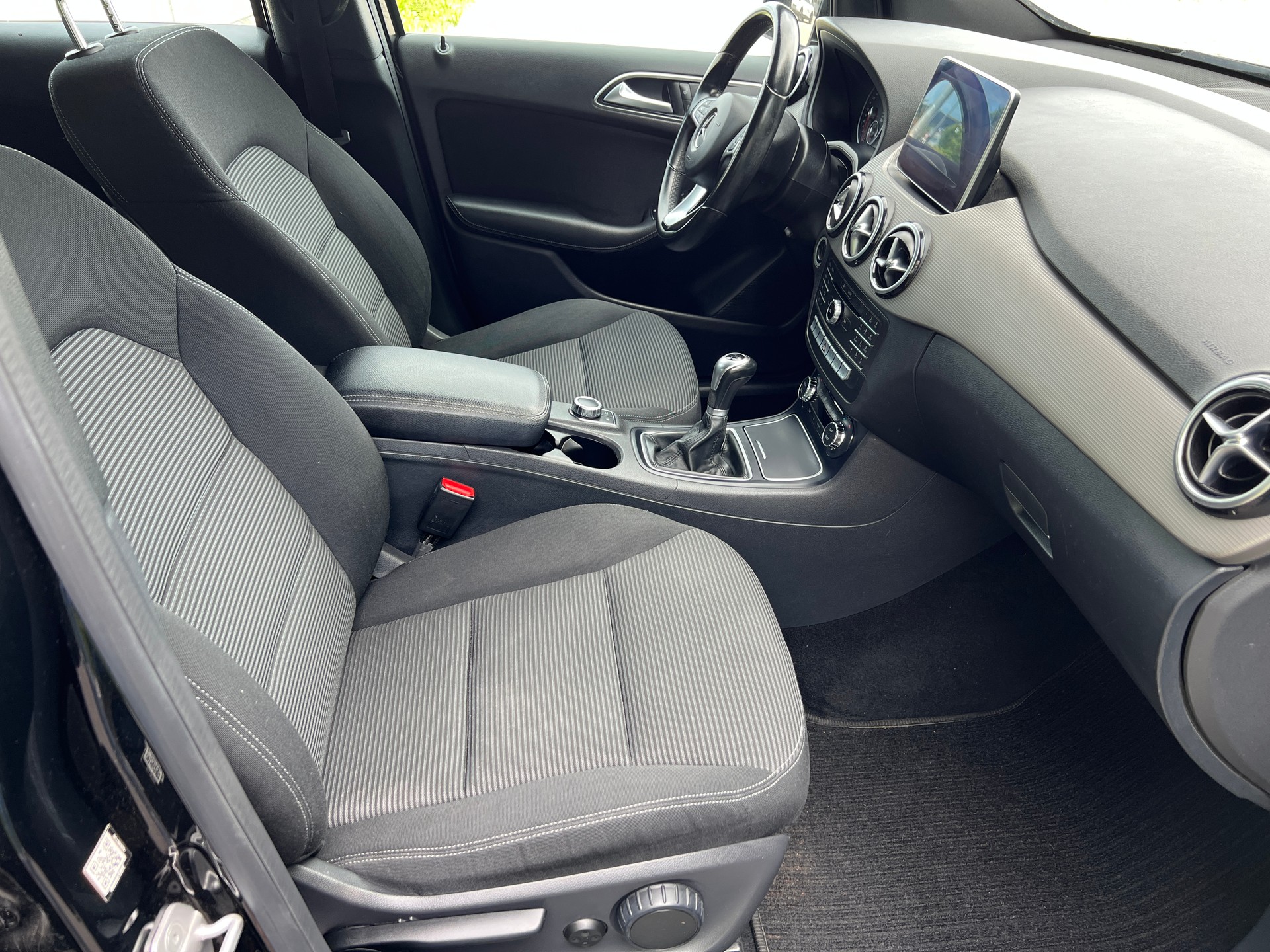 MERCEDES-BENZ B 180 CDI Urban-image-8
