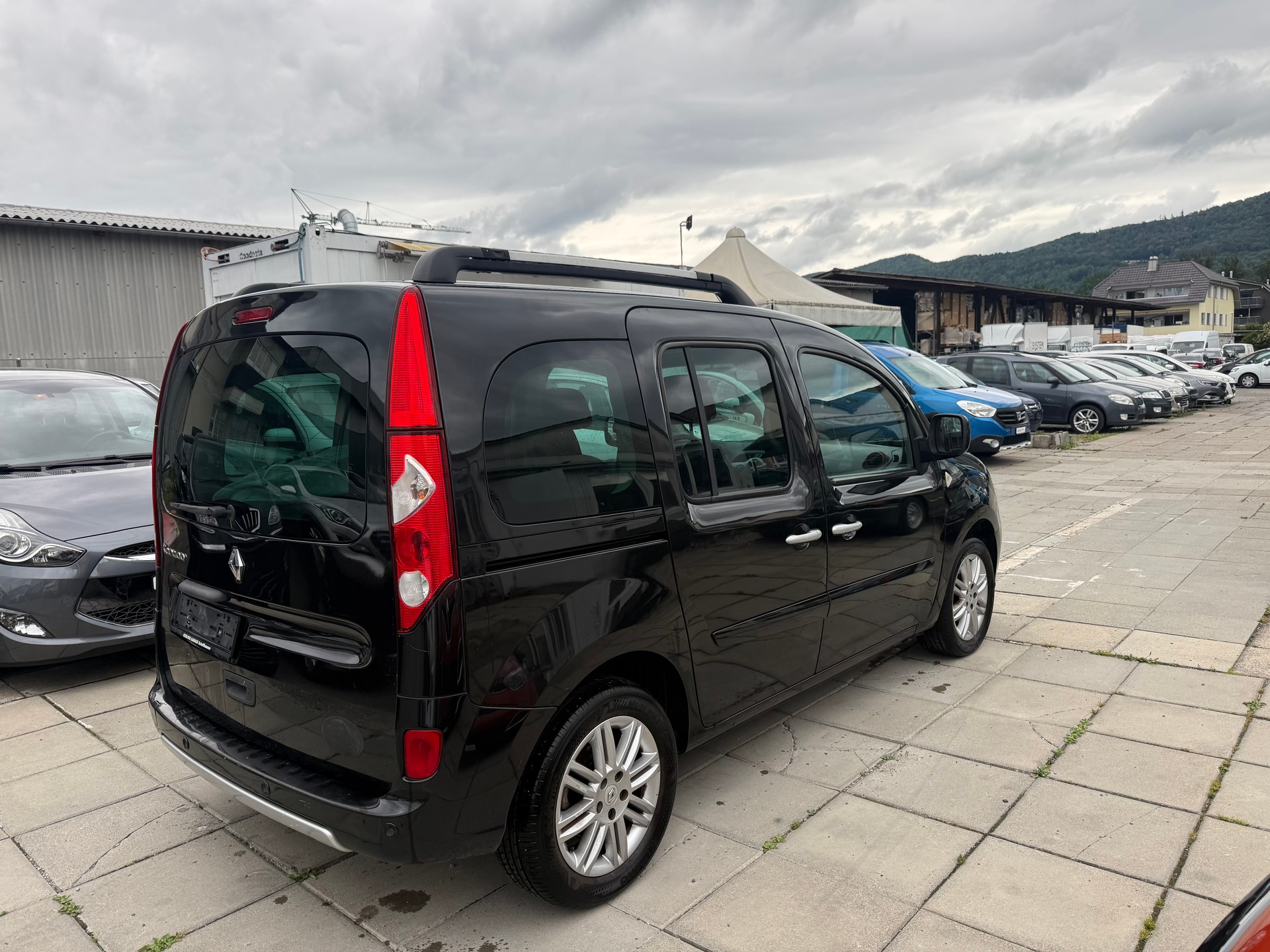 RENAULT Kangoo 1.5 dCi Happy Family-image-4