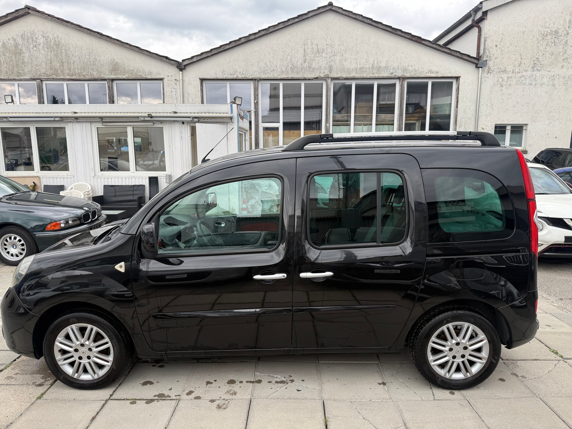 RENAULT Kangoo 1.5 dCi Happy Family-image-5