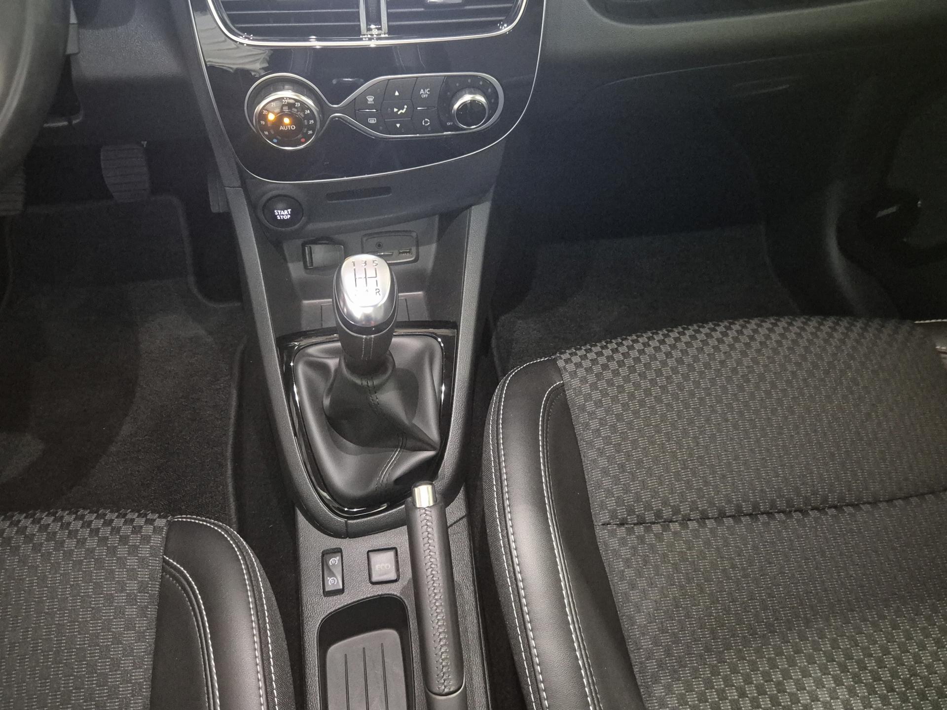 RENAULT Clio 0.9 12V Intens-image-11