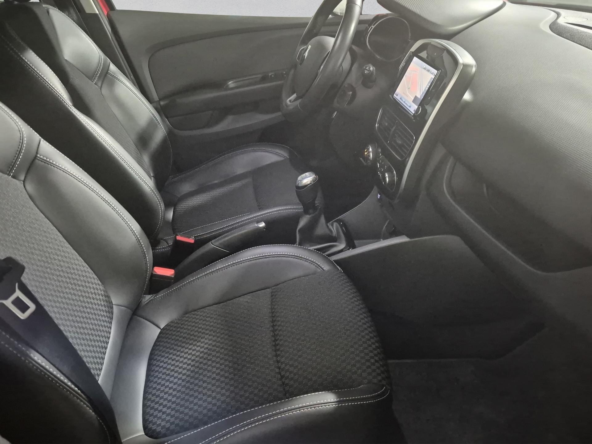 RENAULT Clio 0.9 12V Intens-image-16