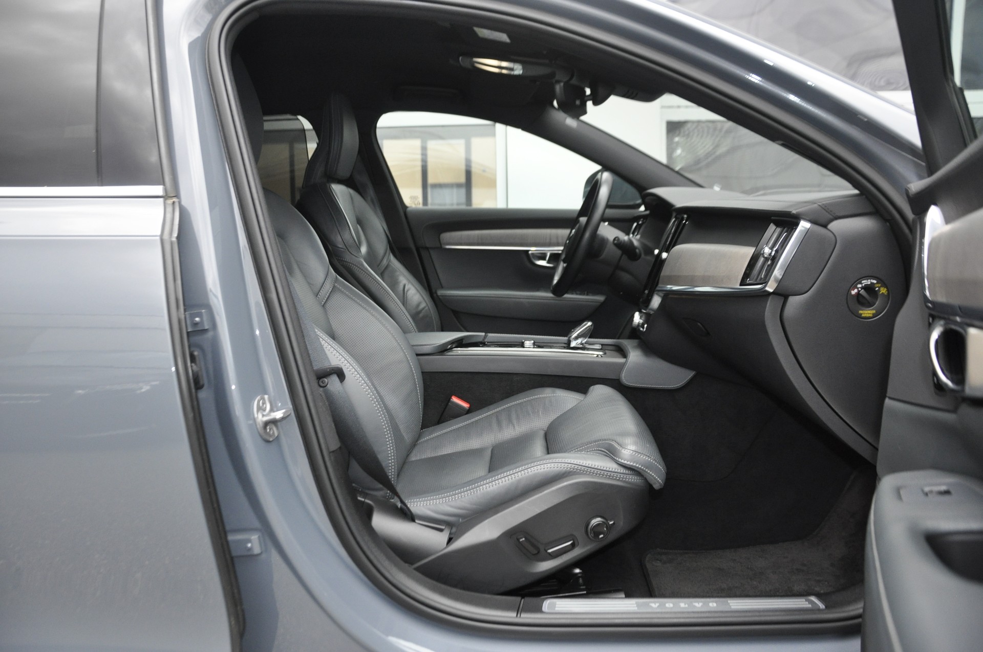 VOLVO V90 B5 AWD Diesel Mild Hybrid Inscription Geartronic I Anhängerkupplung-image-7