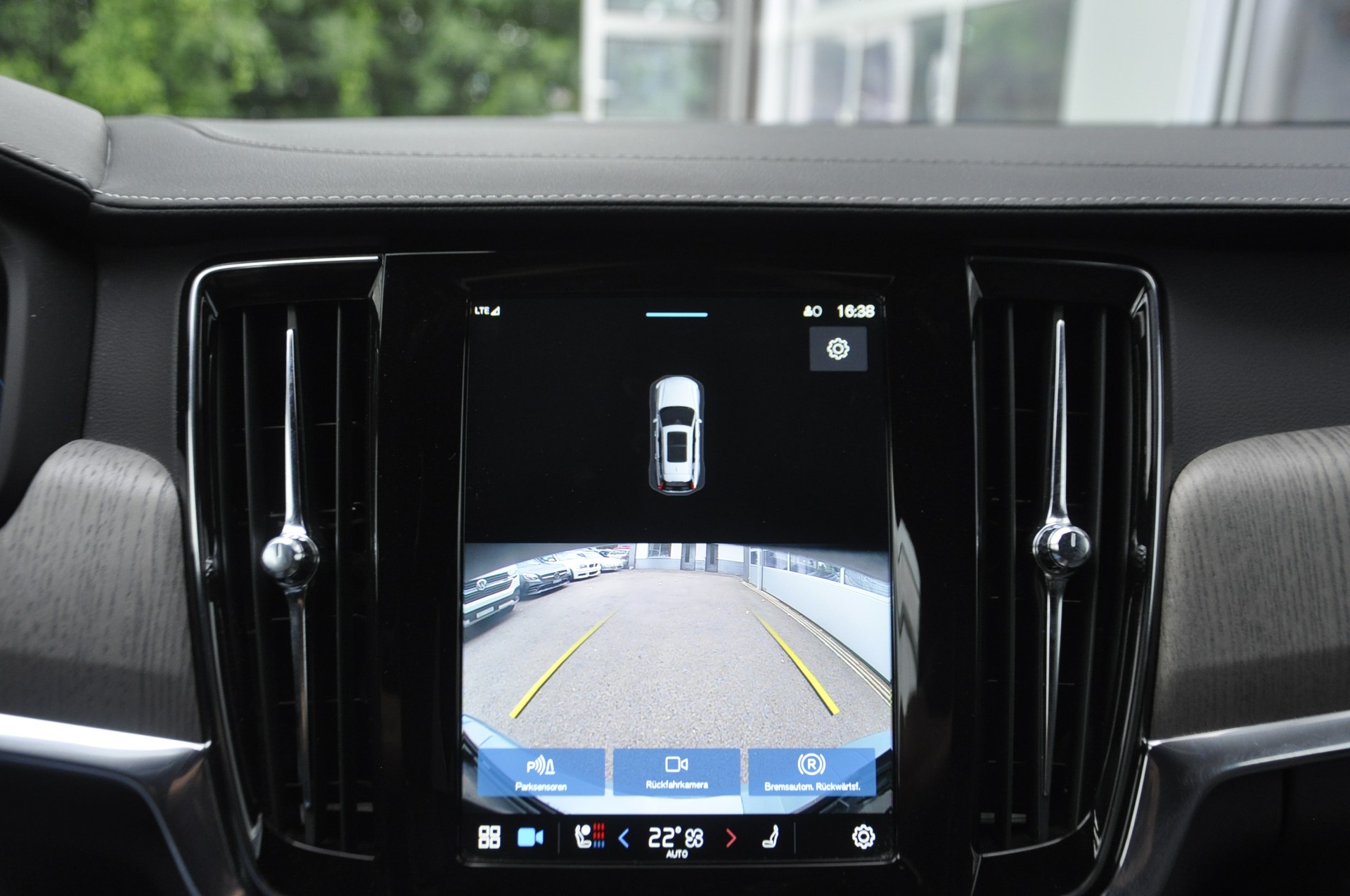 VOLVO V90 B5 AWD Diesel Mild Hybrid Inscription Geartronic I Anhängerkupplung-image-10