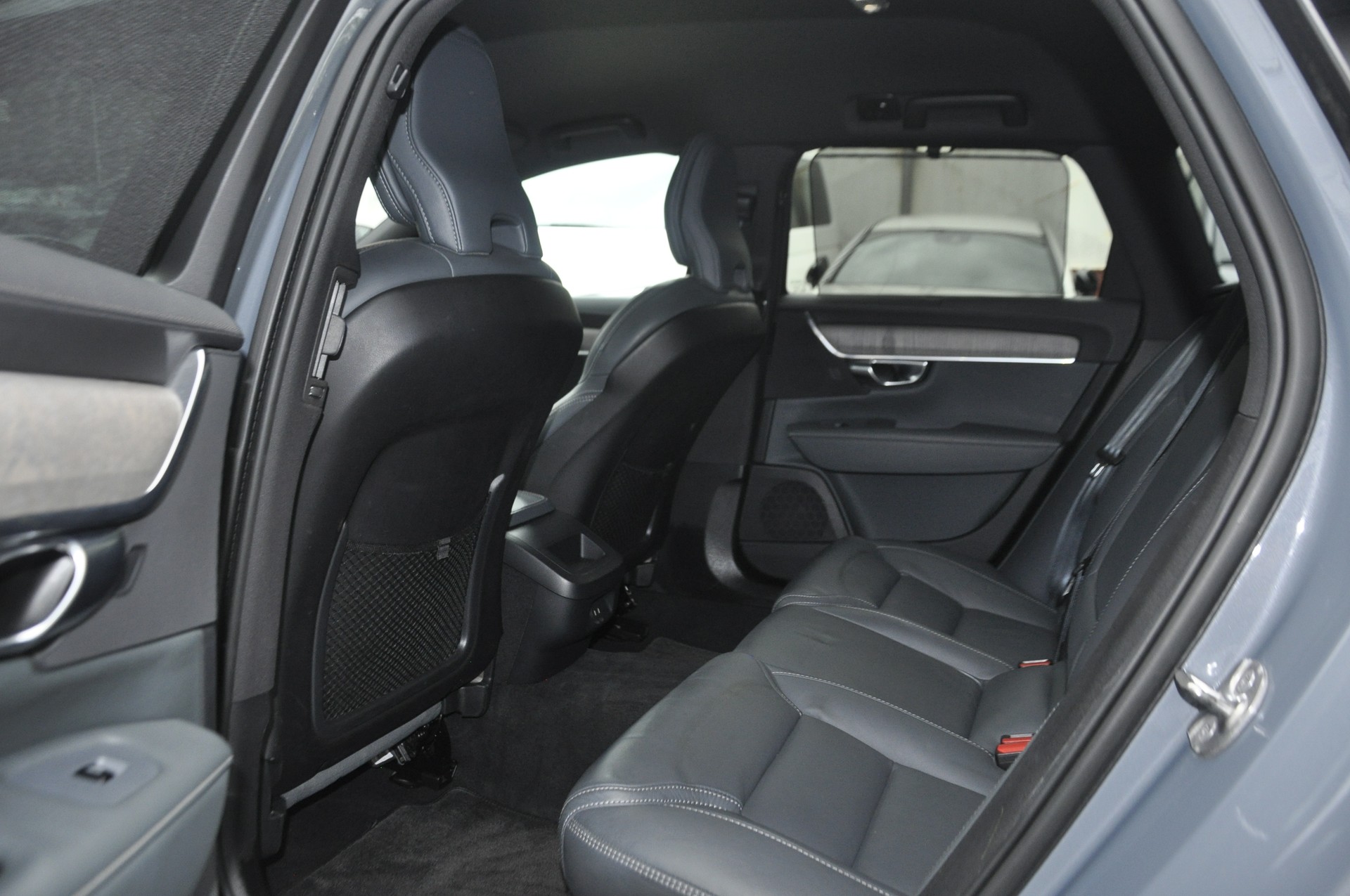 VOLVO V90 B5 AWD Diesel Mild Hybrid Inscription Geartronic I Anhängerkupplung-image-6