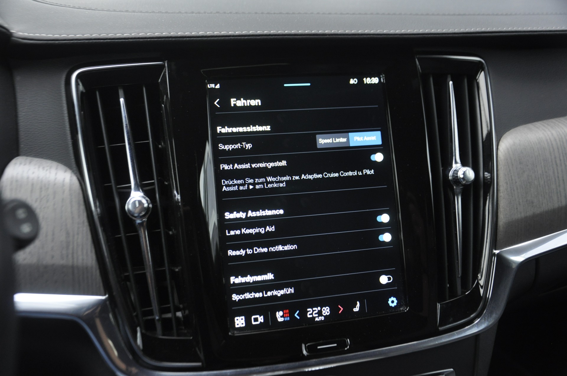 VOLVO V90 B5 AWD Diesel Mild Hybrid Inscription Geartronic I Anhängerkupplung-image-11