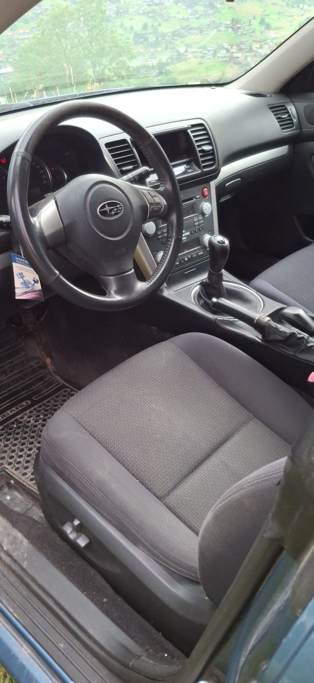 SUBARU Legacy 2.0R AWD Swiss-image-2