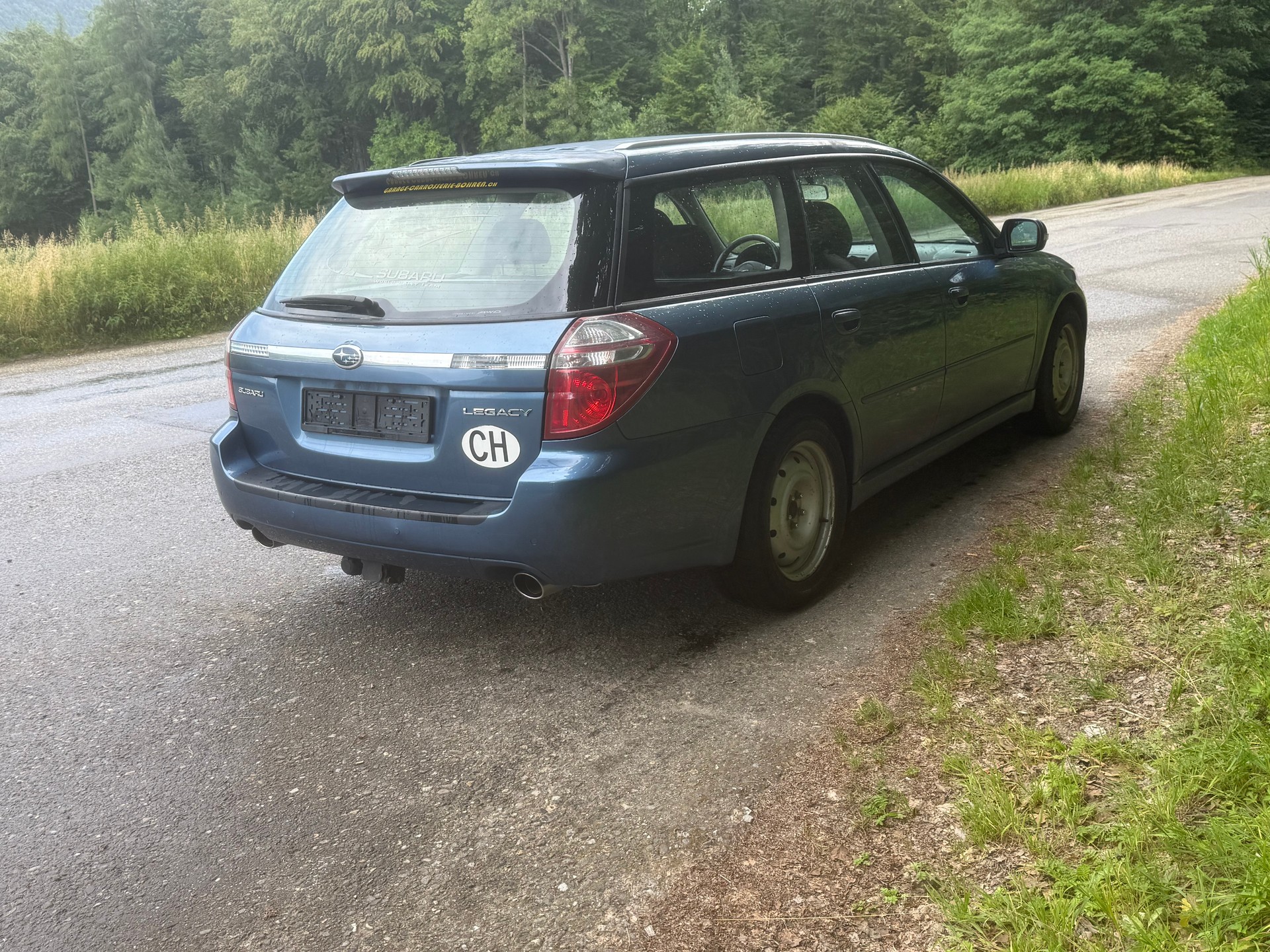 SUBARU Legacy 2.0R AWD Swiss-image-2