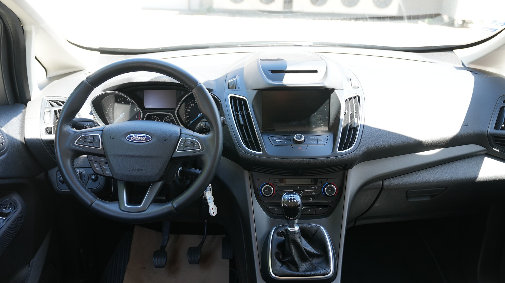 FORD C-Max 1.0 SCTi Titanium-image-5