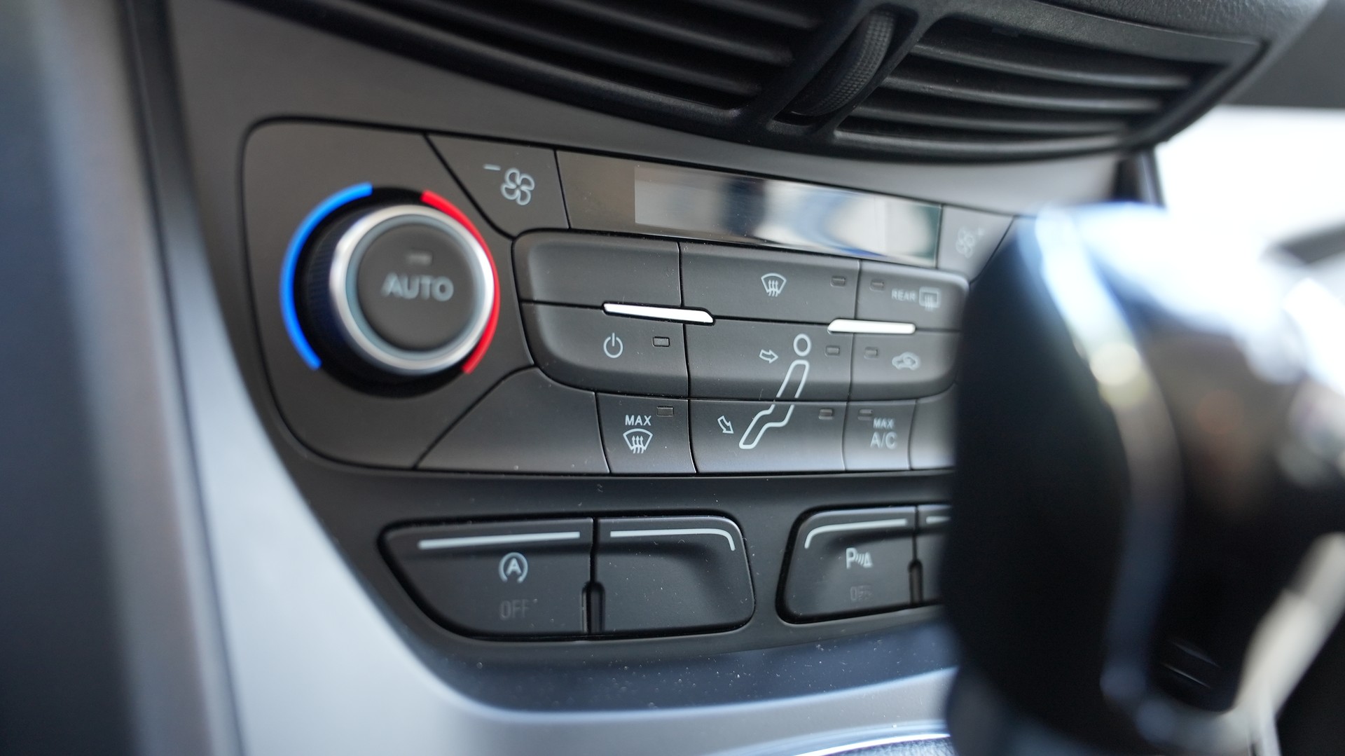 FORD C-Max 1.0 SCTi Titanium-image-6