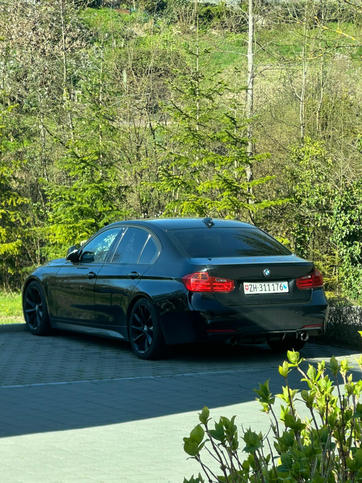 BMW 335i xDrive-image-7