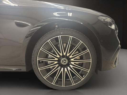 MERCEDES-BENZ E 220 d 4Matic-image-5