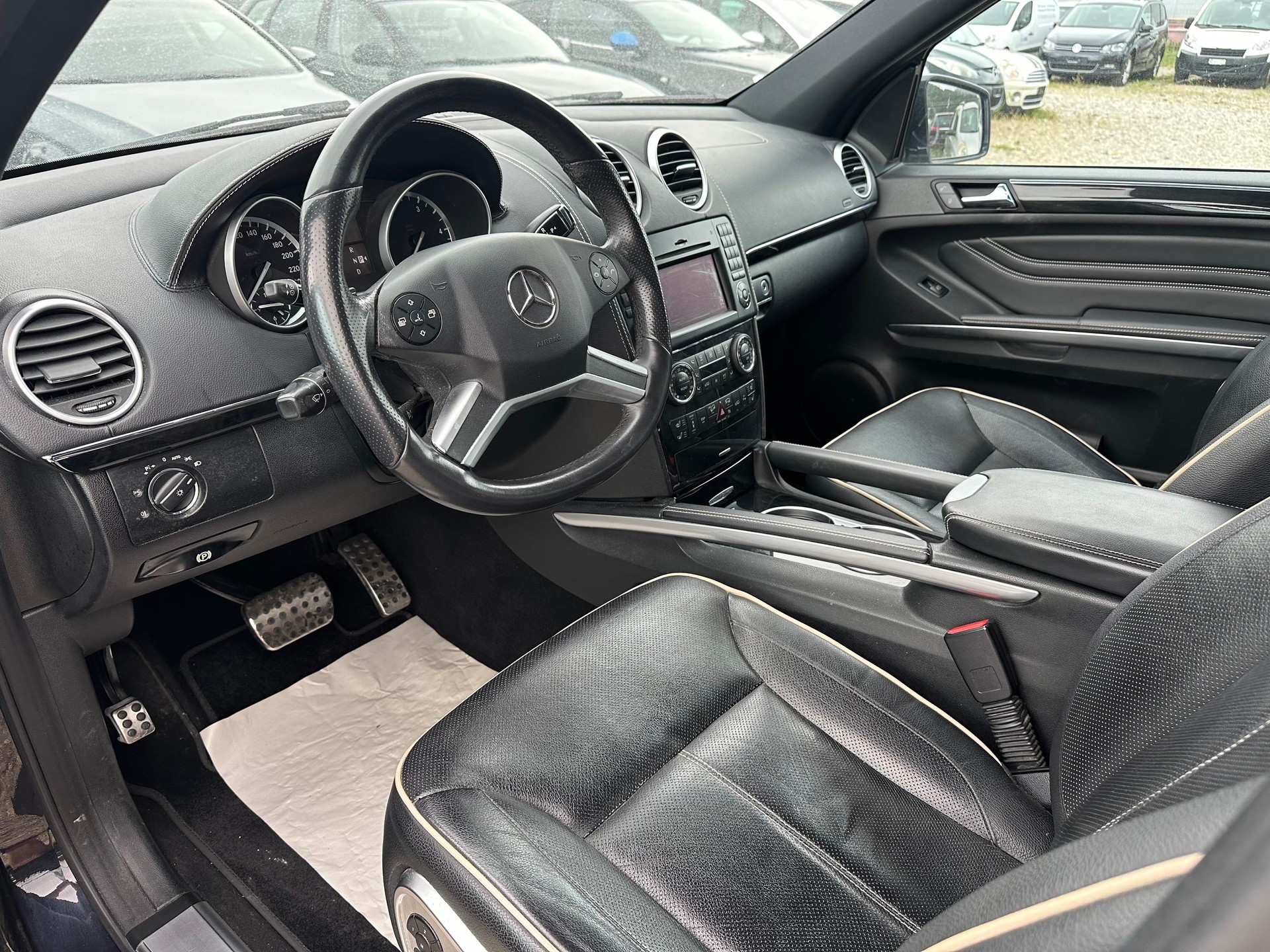 MERCEDES-BENZ ML 350 BlueTEC 4Matic 7G-Tronic-image-10
