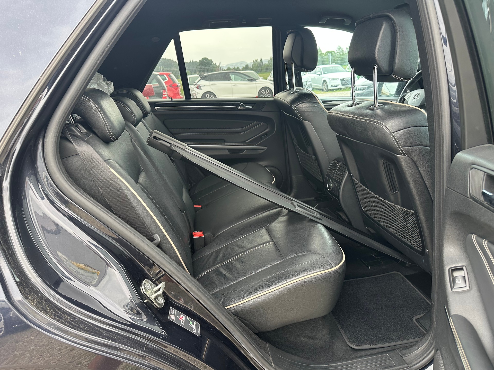 MERCEDES-BENZ ML 350 BlueTEC 4Matic 7G-Tronic-image-13