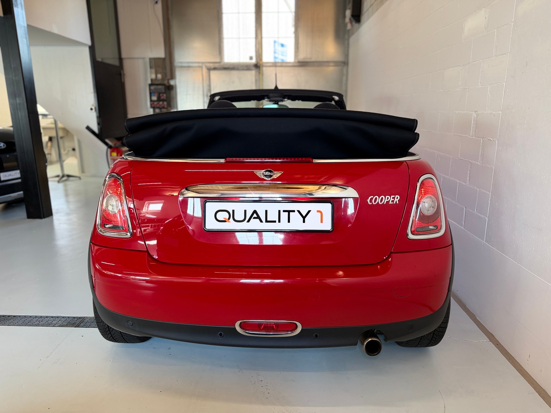 MINI Cooper Cabriolet-image-7