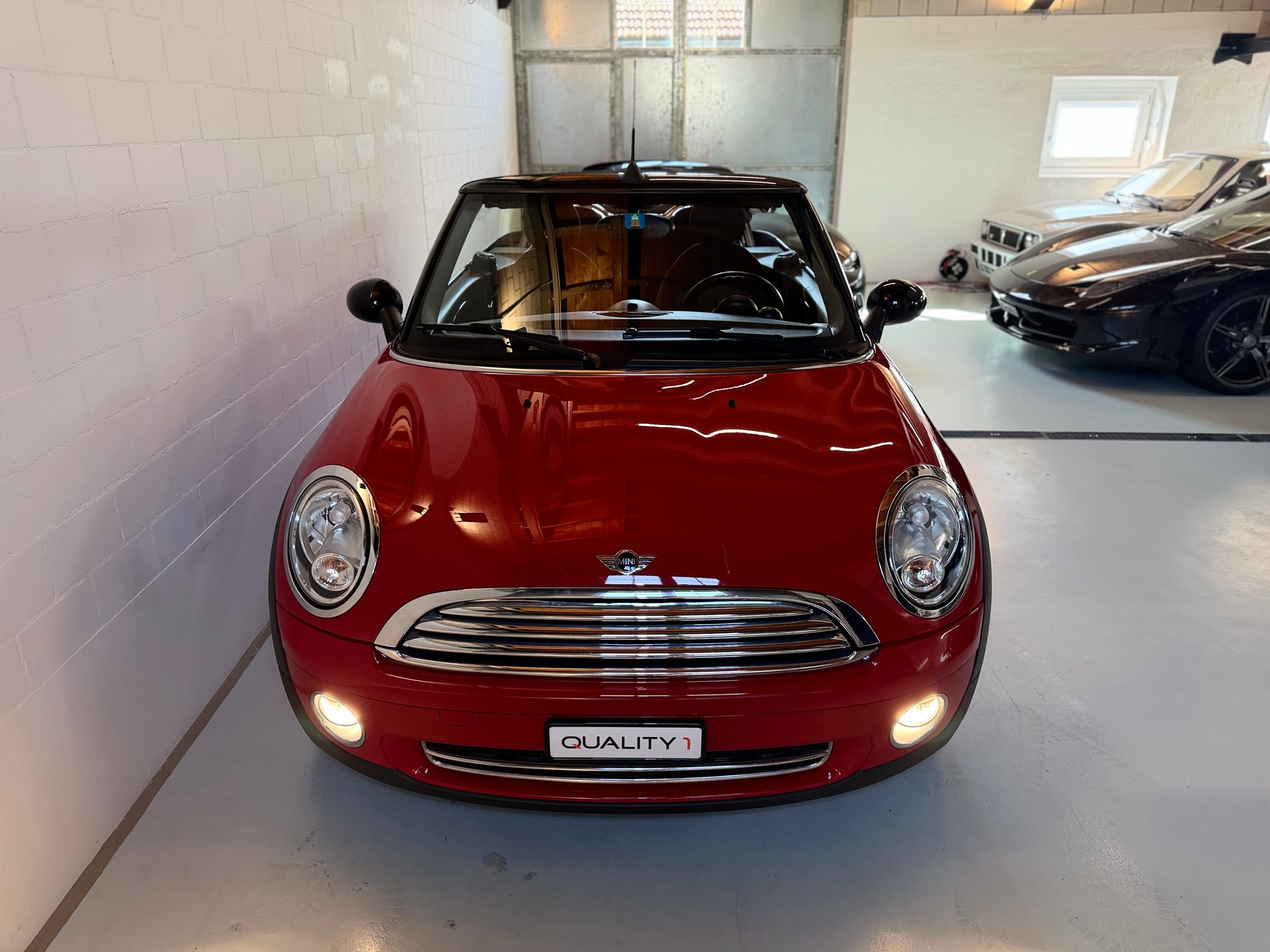 MINI Cooper Cabriolet-image-2
