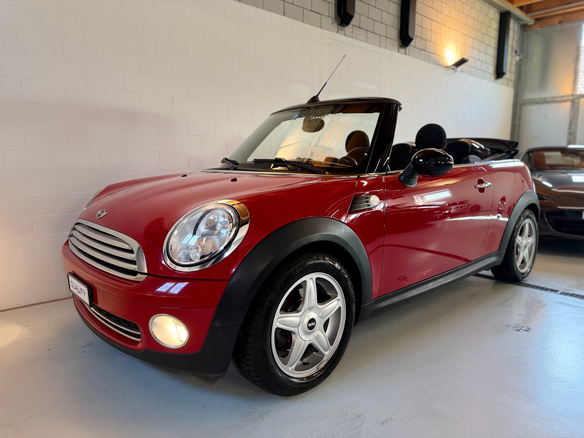 MINI Cooper Cabriolet-image-0