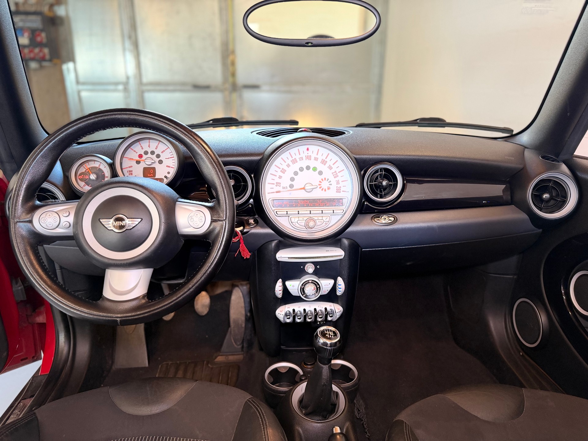 MINI Cooper Cabriolet-image-13