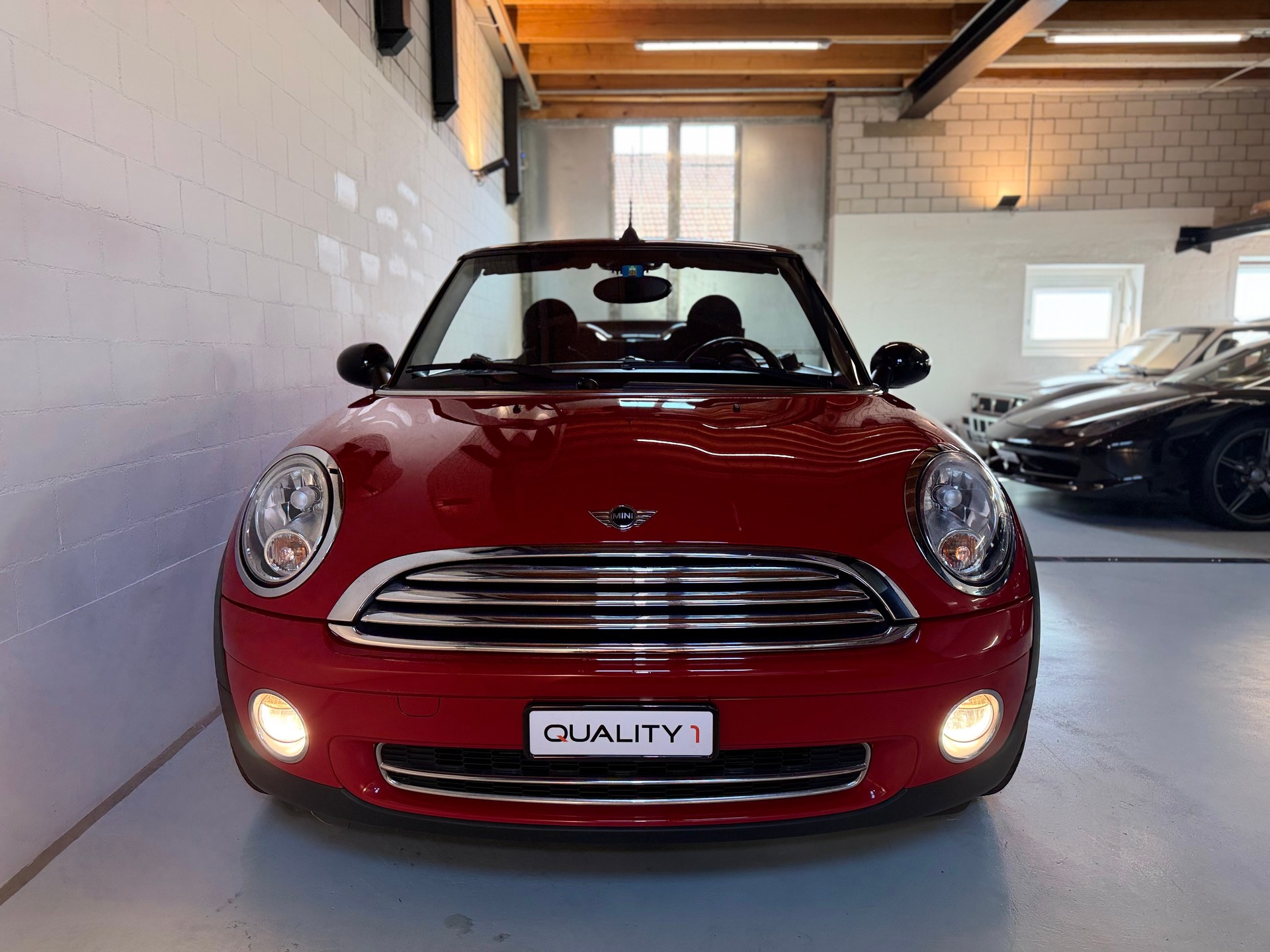 MINI Cooper Cabriolet-image-1