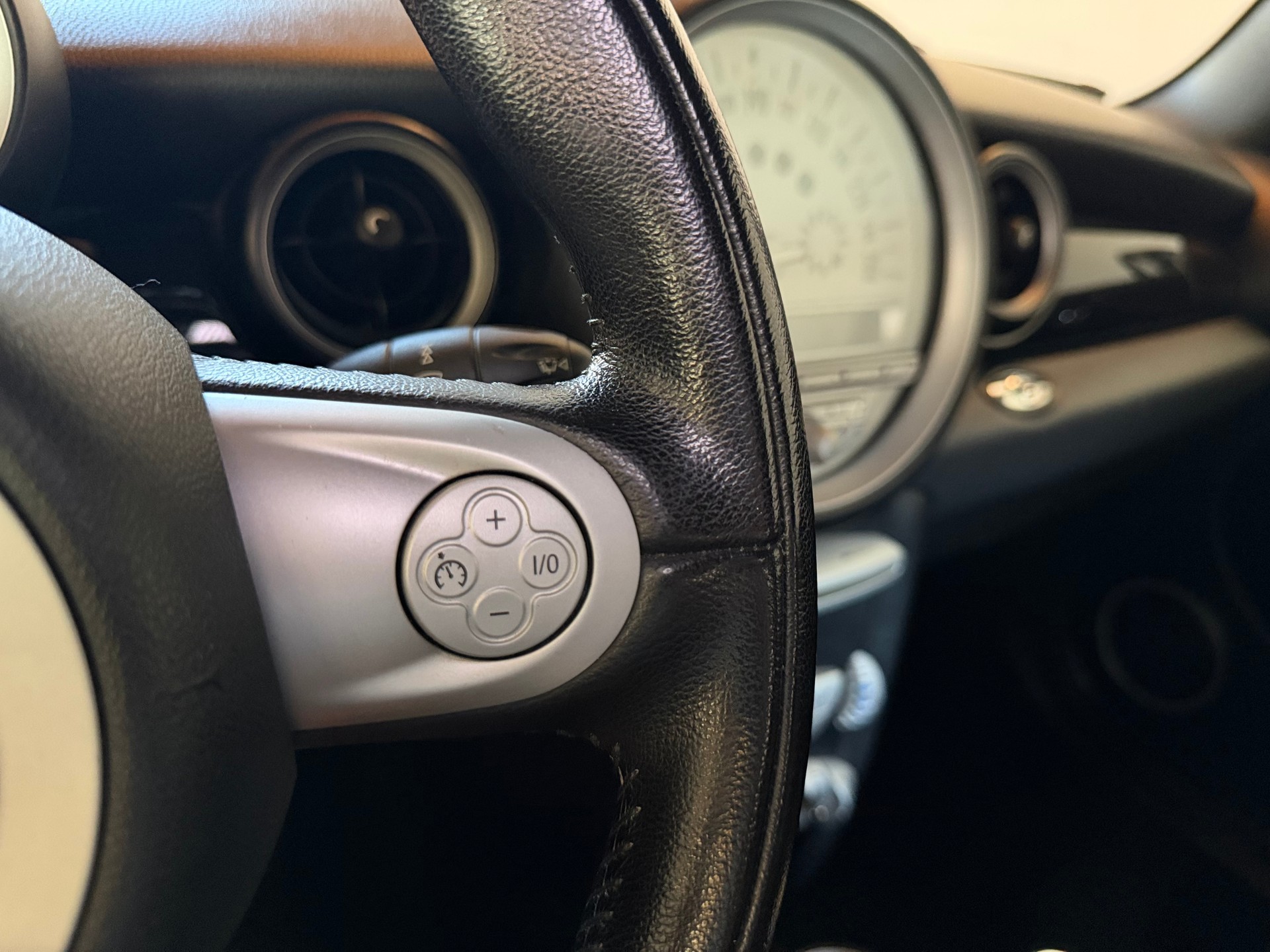 MINI Cooper Cabriolet-image-16