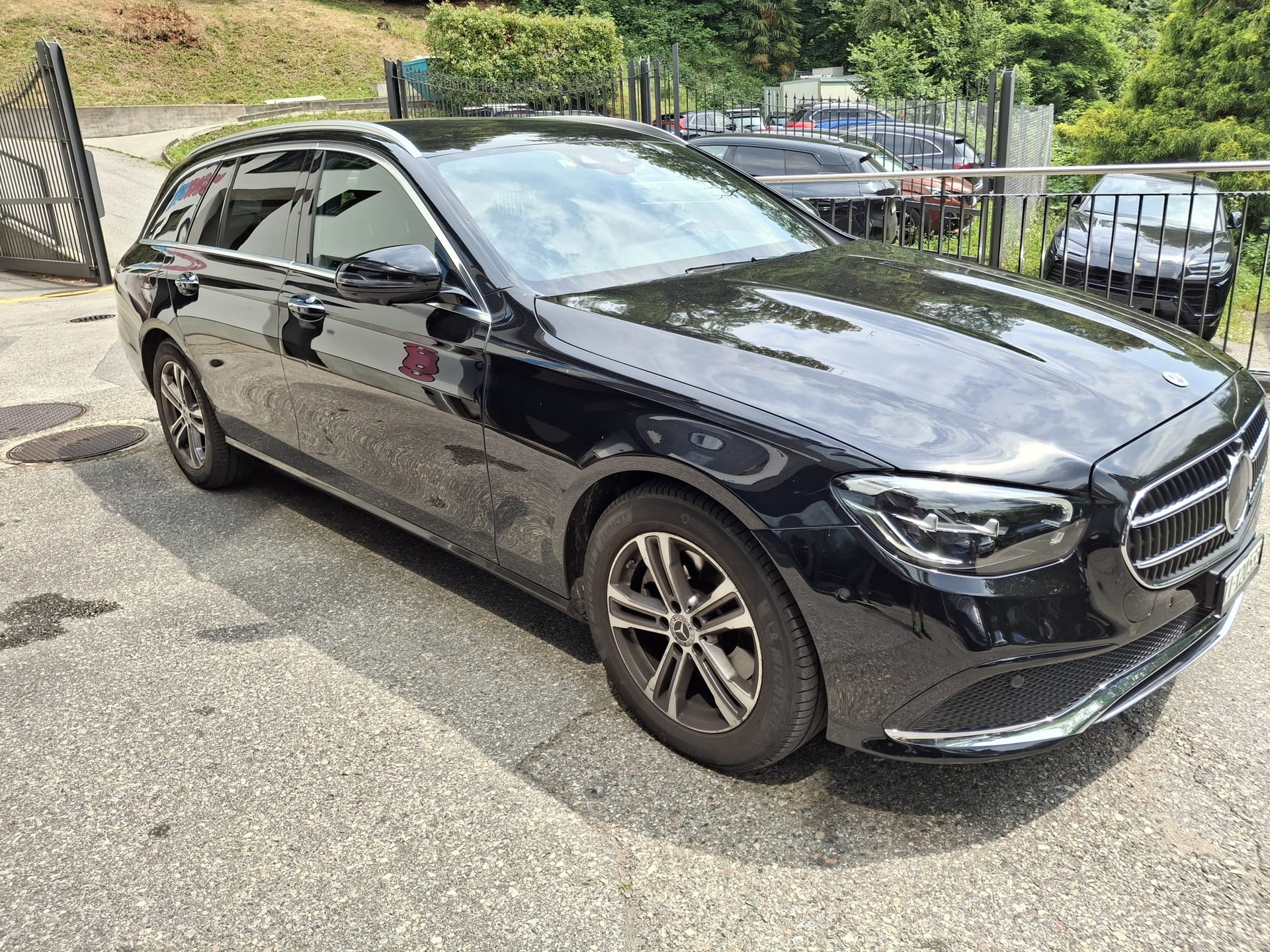 MERCEDES-BENZ E 220 d T 4Matic Exclusive 9G-Tronic-image-1