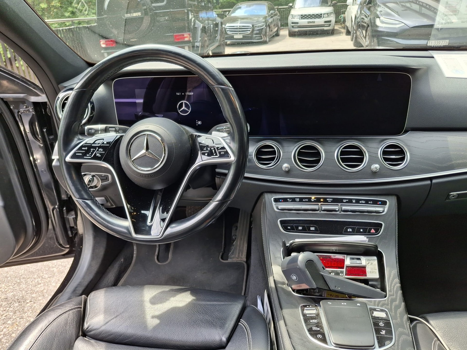 MERCEDES-BENZ E 220 d T 4Matic Exclusive 9G-Tronic-image-5