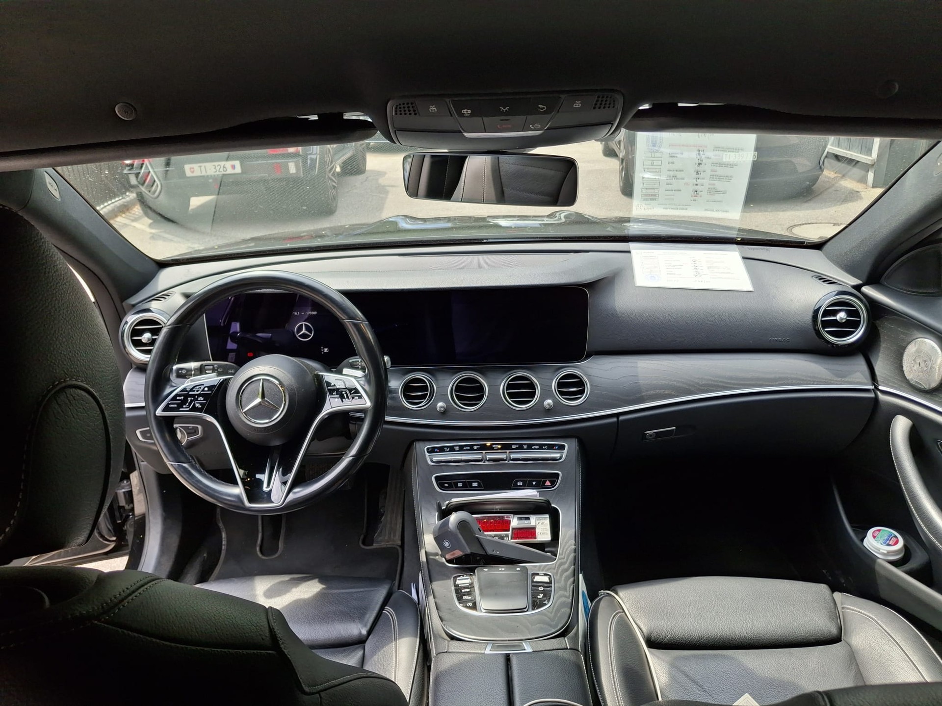 MERCEDES-BENZ E 220 d T 4Matic Exclusive 9G-Tronic-image-4