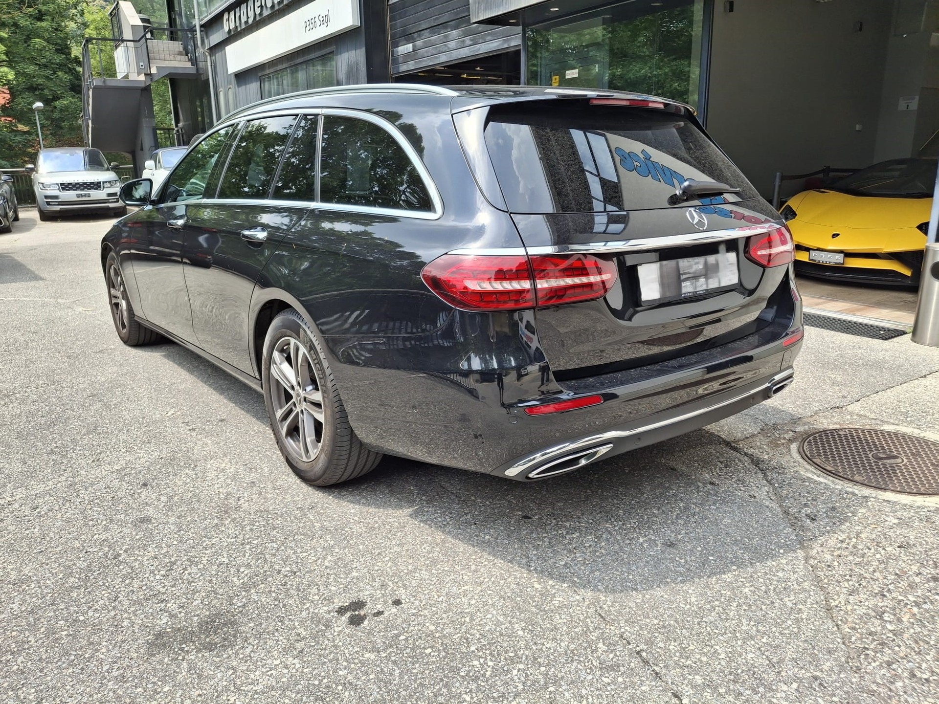 MERCEDES-BENZ E 220 d T 4Matic Exclusive 9G-Tronic-image-3