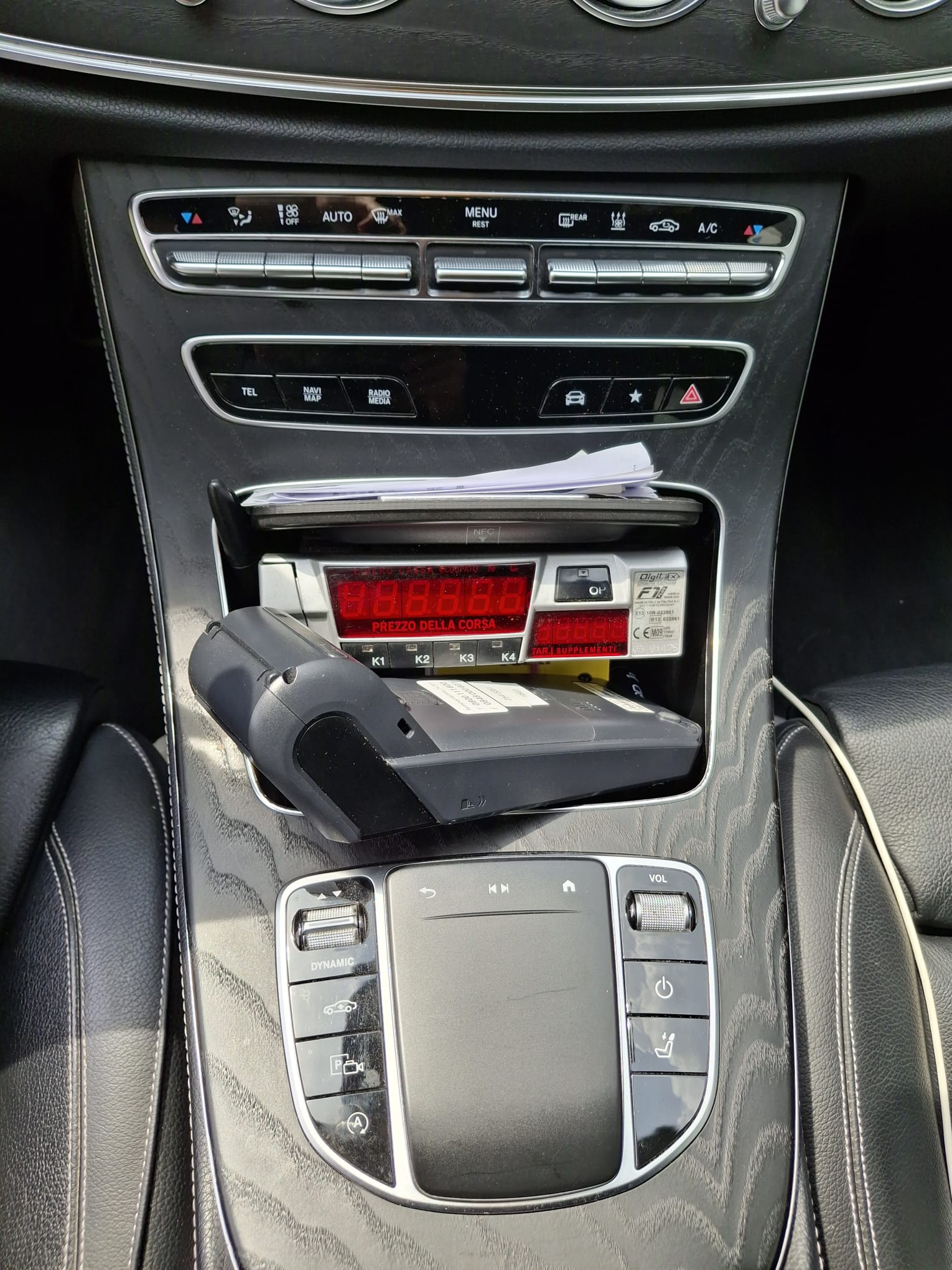 MERCEDES-BENZ E 220 d T 4Matic Exclusive 9G-Tronic-image-7