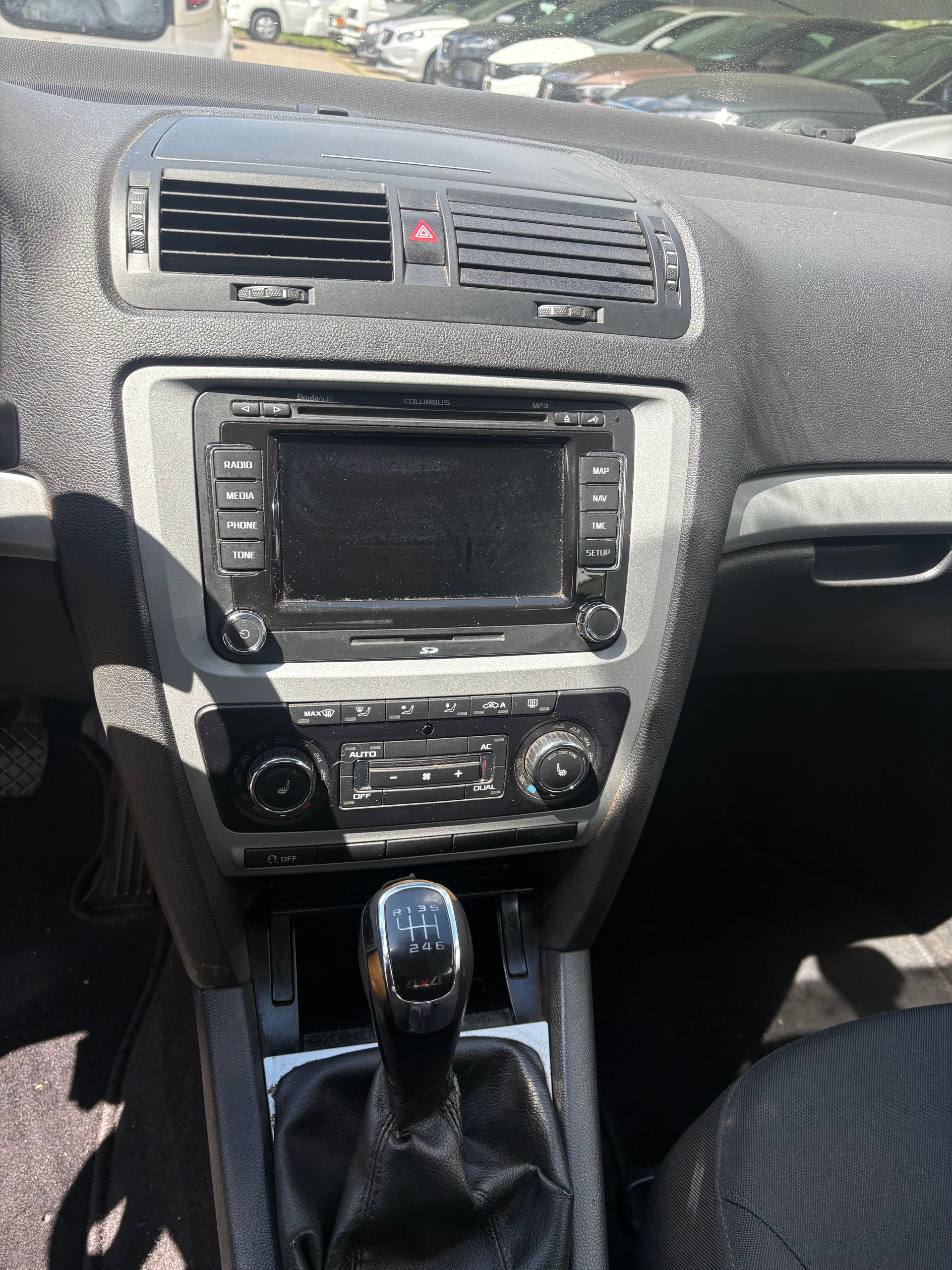 SKODA Octavia Combi 1.8 TSI Ambition 4x4-image-7