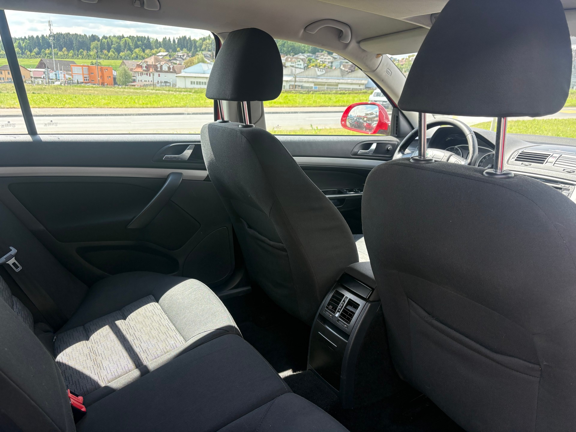 SKODA Octavia Combi 1.8 TSI Ambition 4x4-image-10