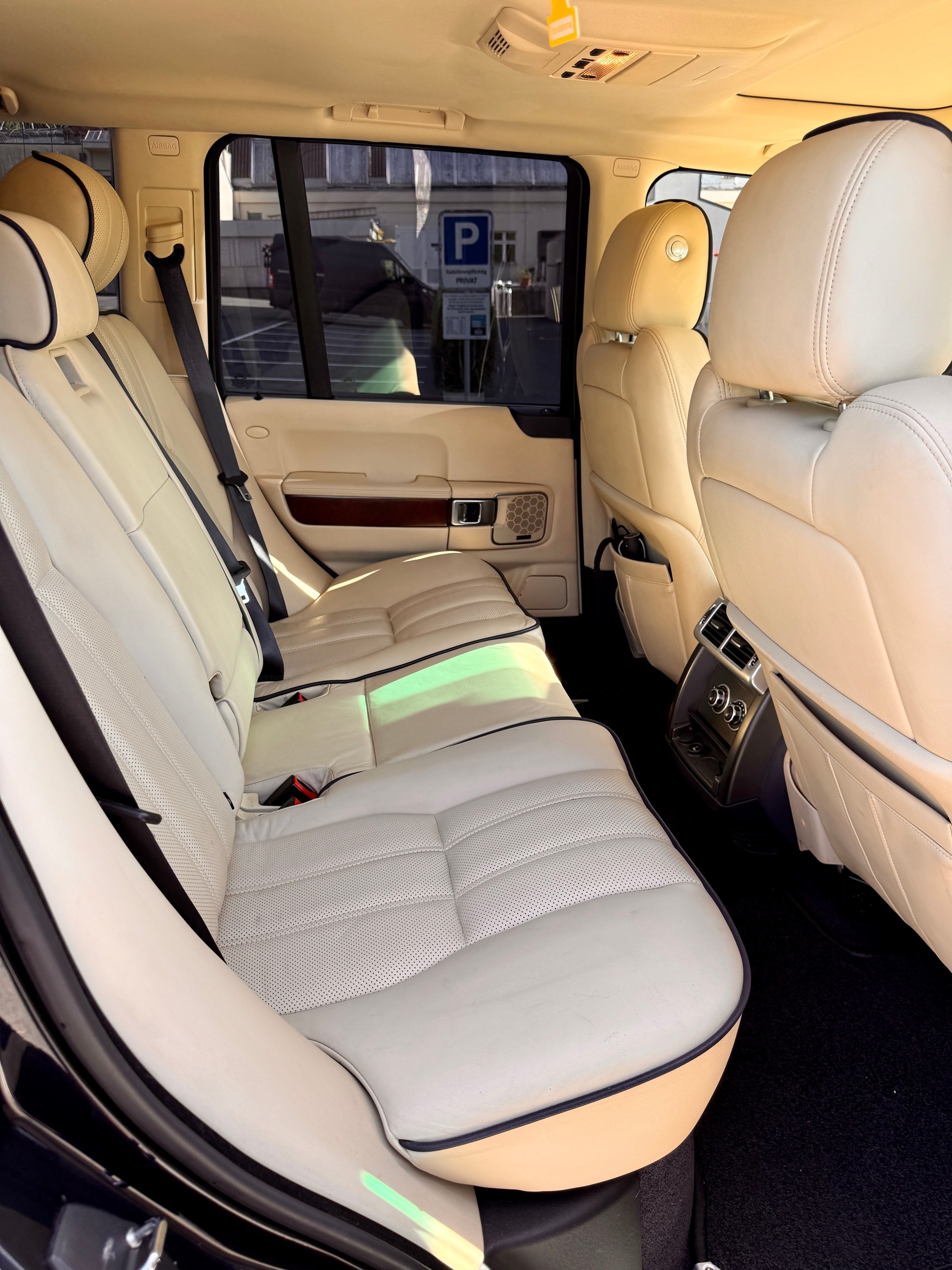 LAND ROVER 3.6 TDV8 Vogue-image-3