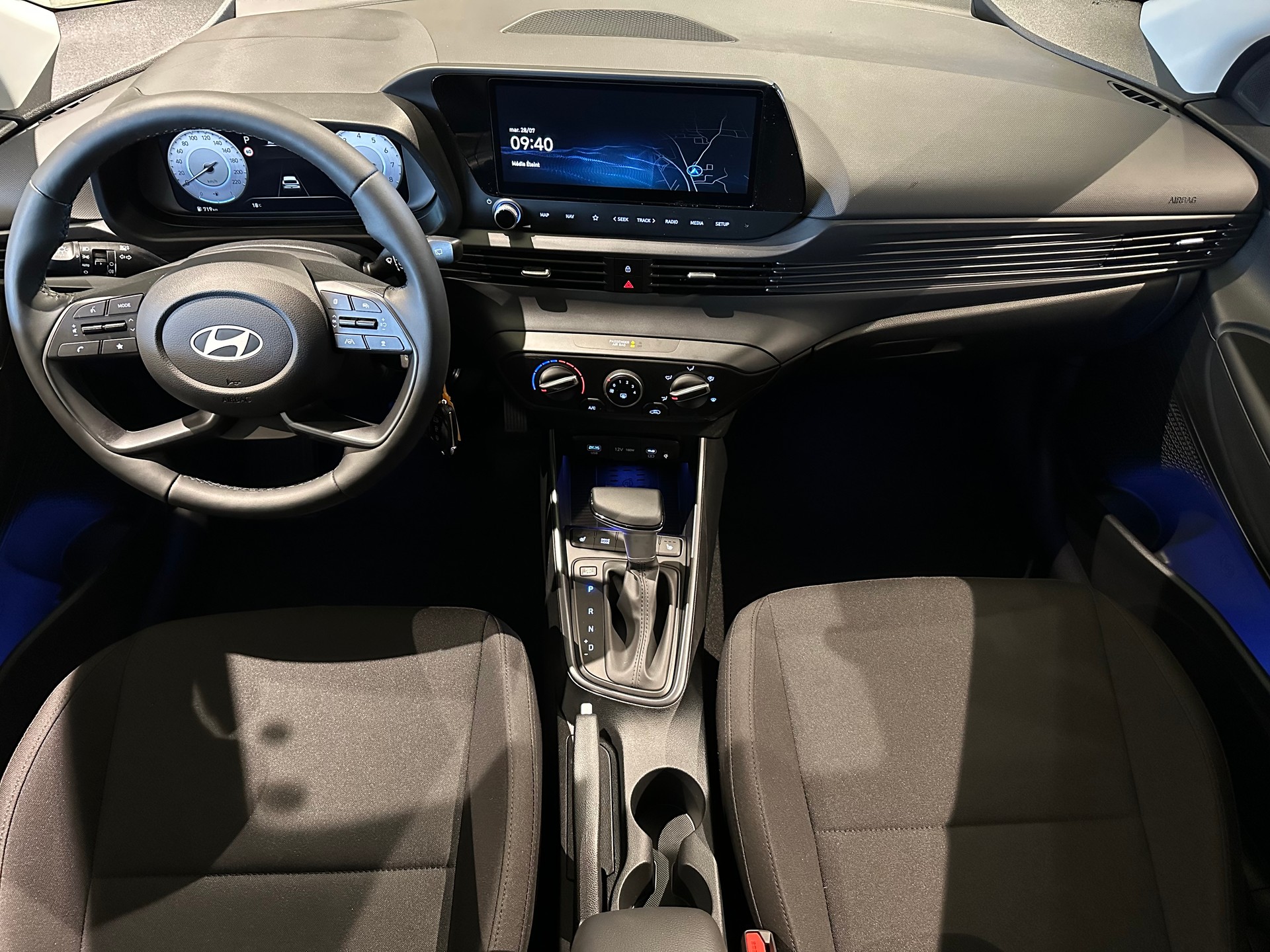 HYUNDAI i20 1.0 T-GDi Amplia GO! DCT-image-6