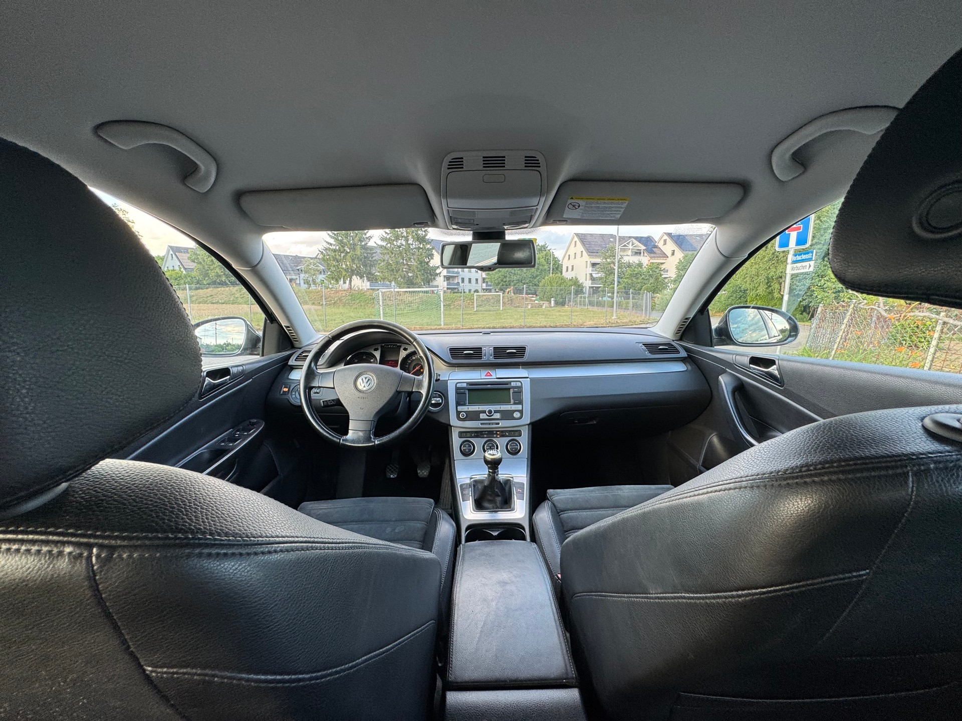 VW Passat Variant 2.0 TDI Trendline-image-8