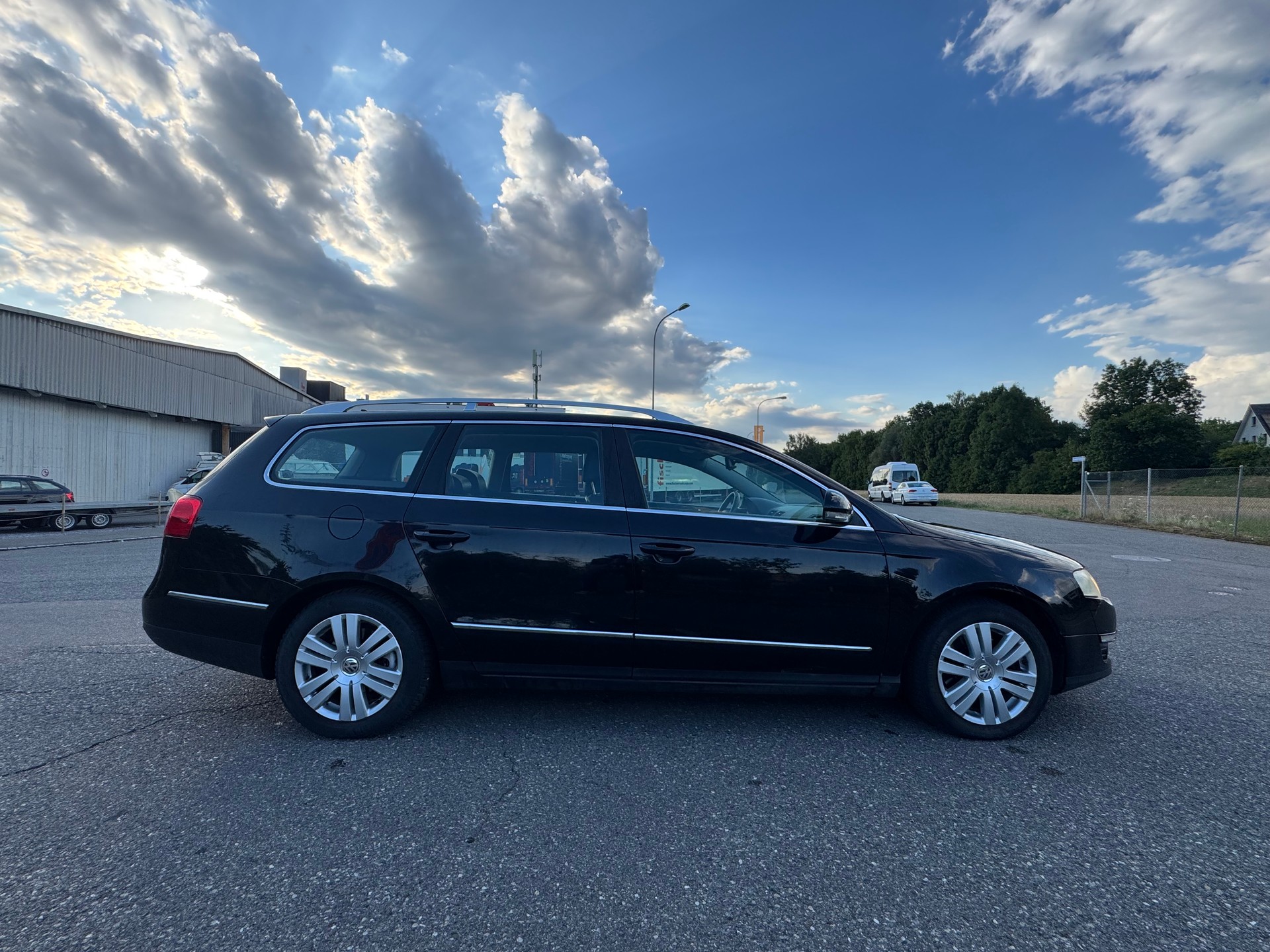 VW Passat Variant 2.0 TDI Trendline-image-7