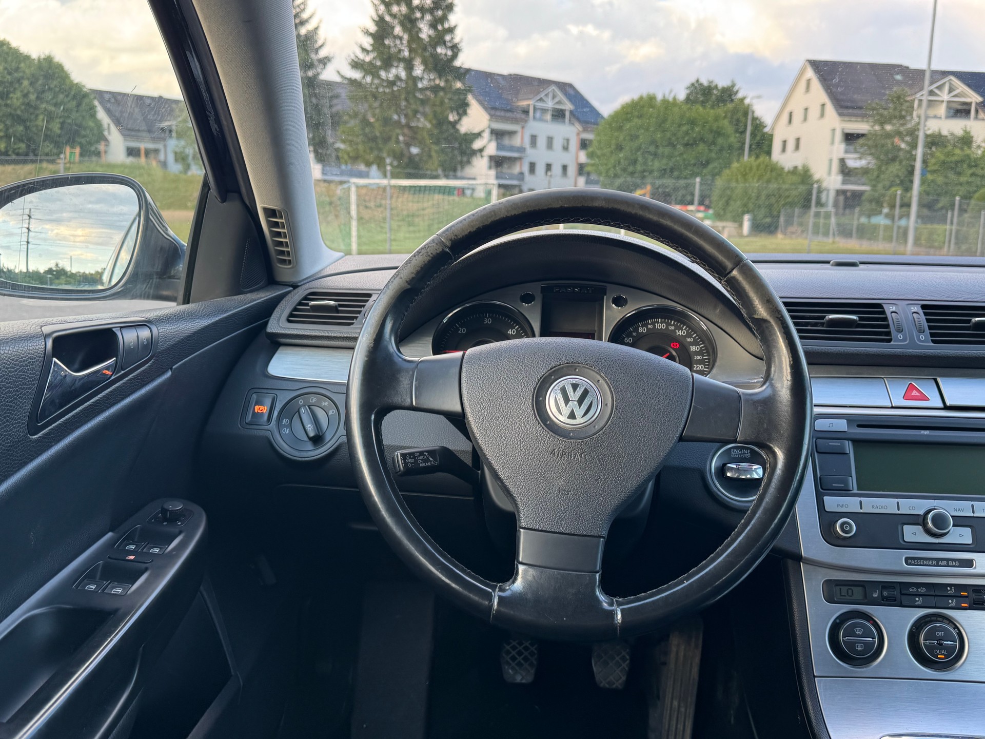VW Passat Variant 2.0 TDI Trendline-image-11