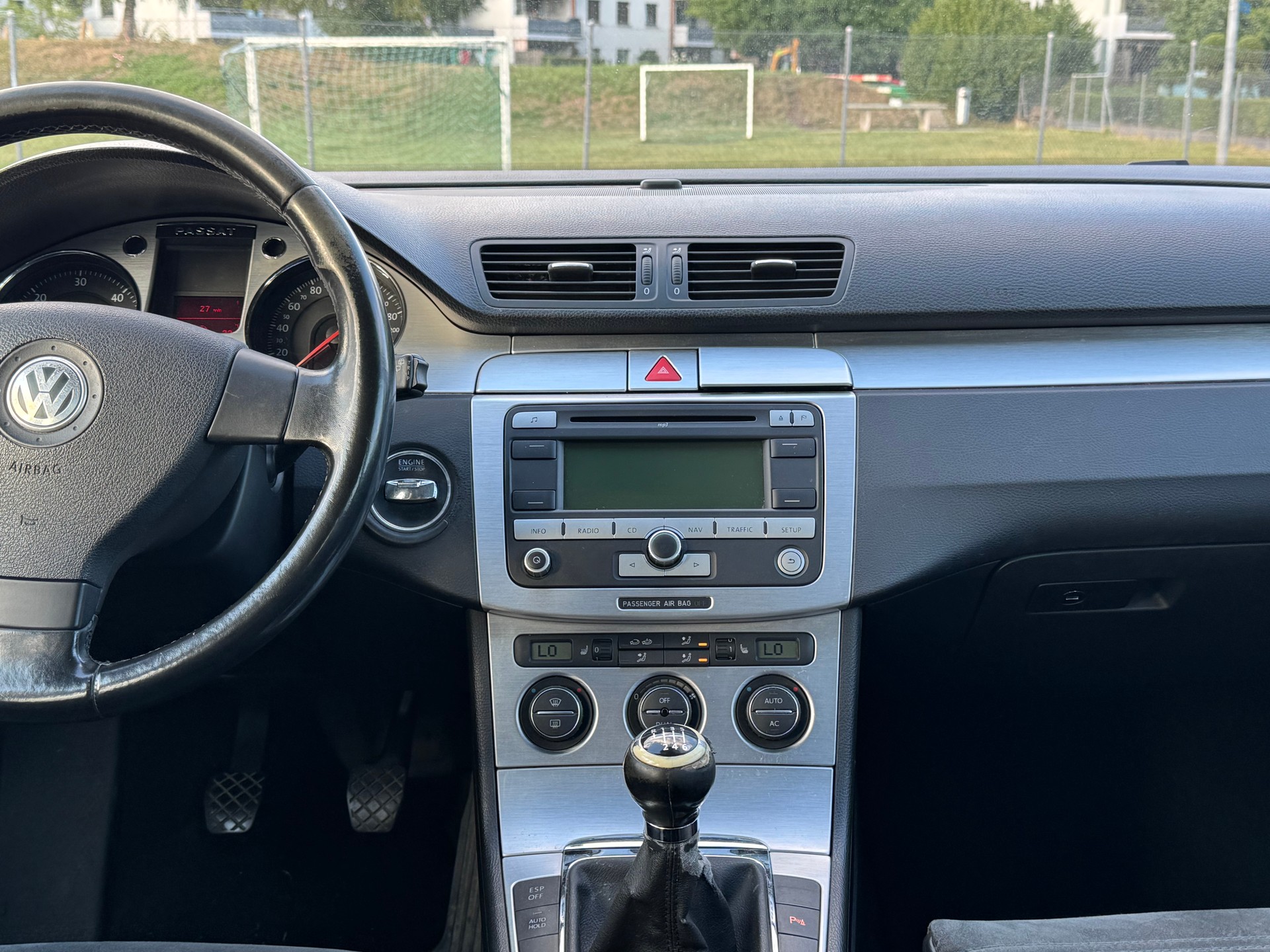VW Passat Variant 2.0 TDI Trendline-image-9