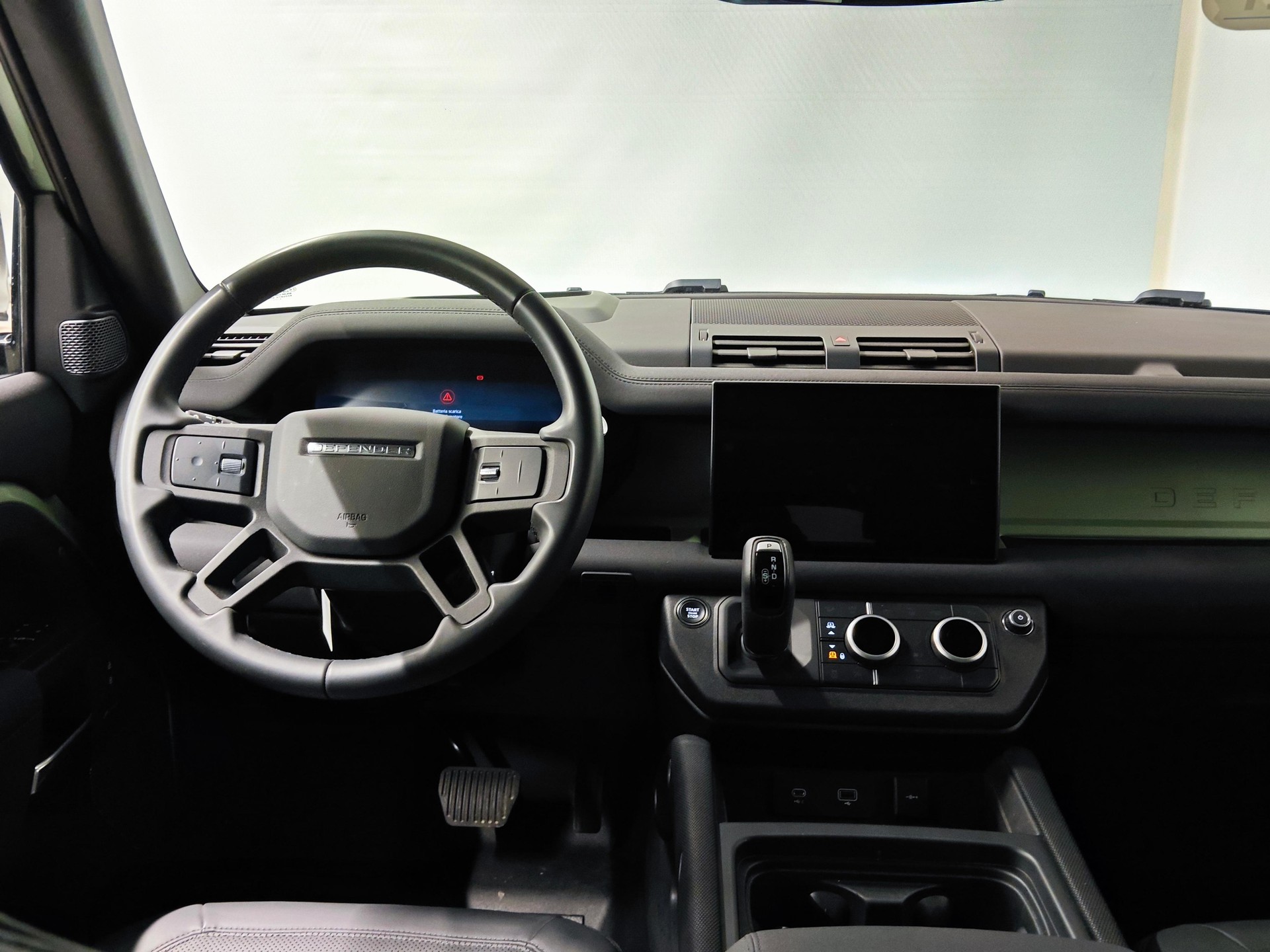 LAND ROVER Defender 110 3.0 D I6 300 75th Edition - Equipaggiato di gancio traino elettrico-image-6