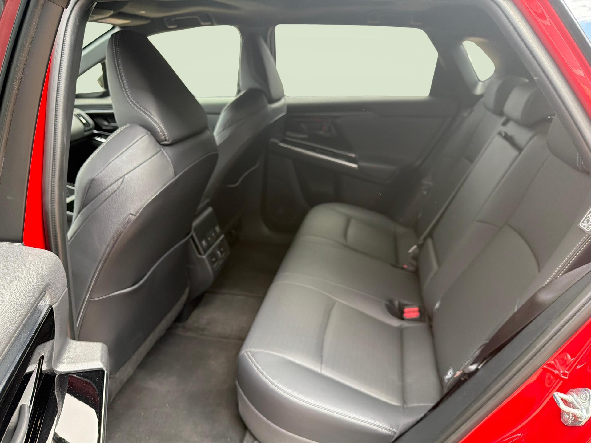 TOYOTA bZ4X Premium AWD-image-10