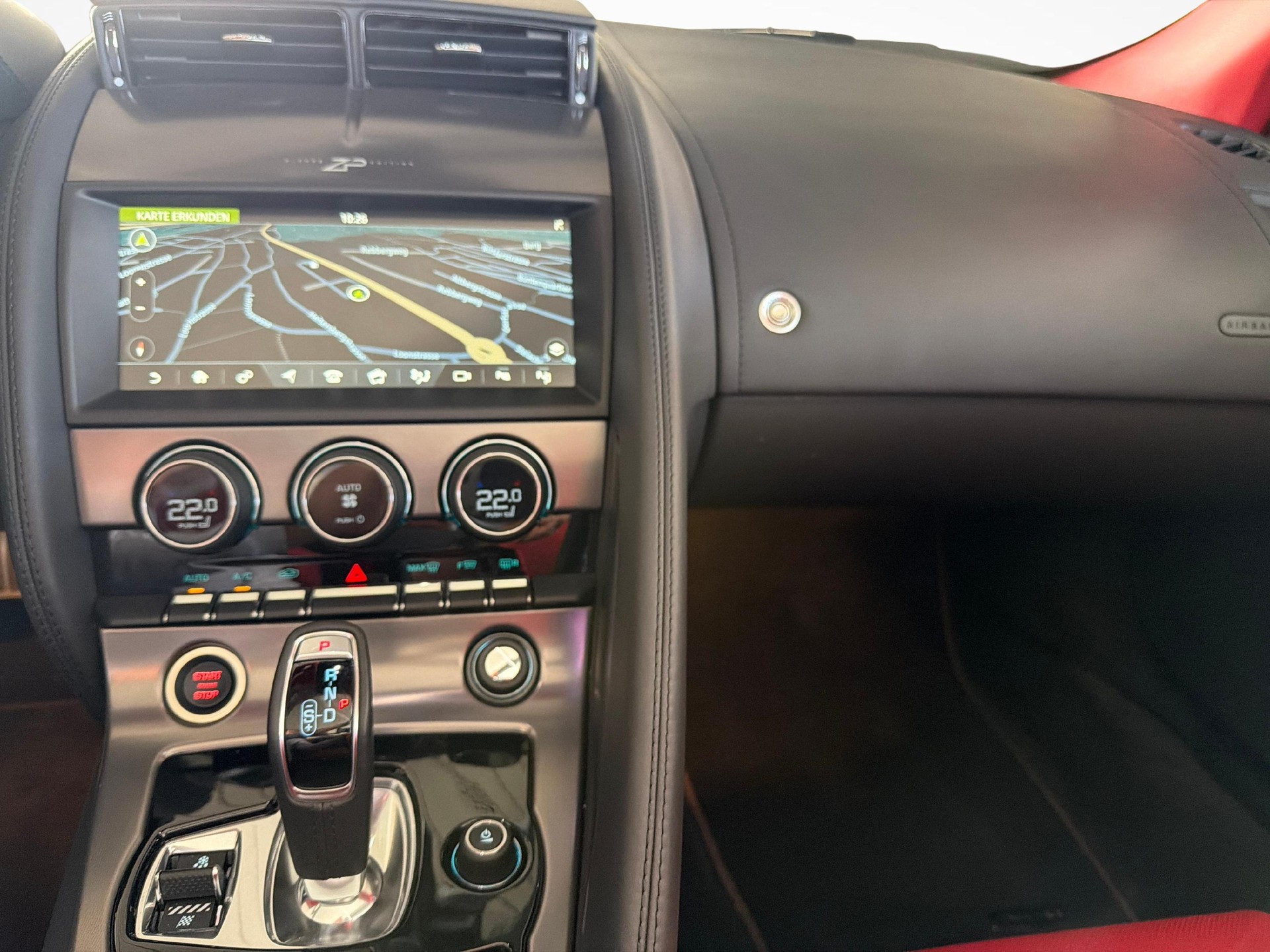 JAGUAR F-Type Convertible 5.0 V8 R AWD ZP Edition einer von 150-image-12