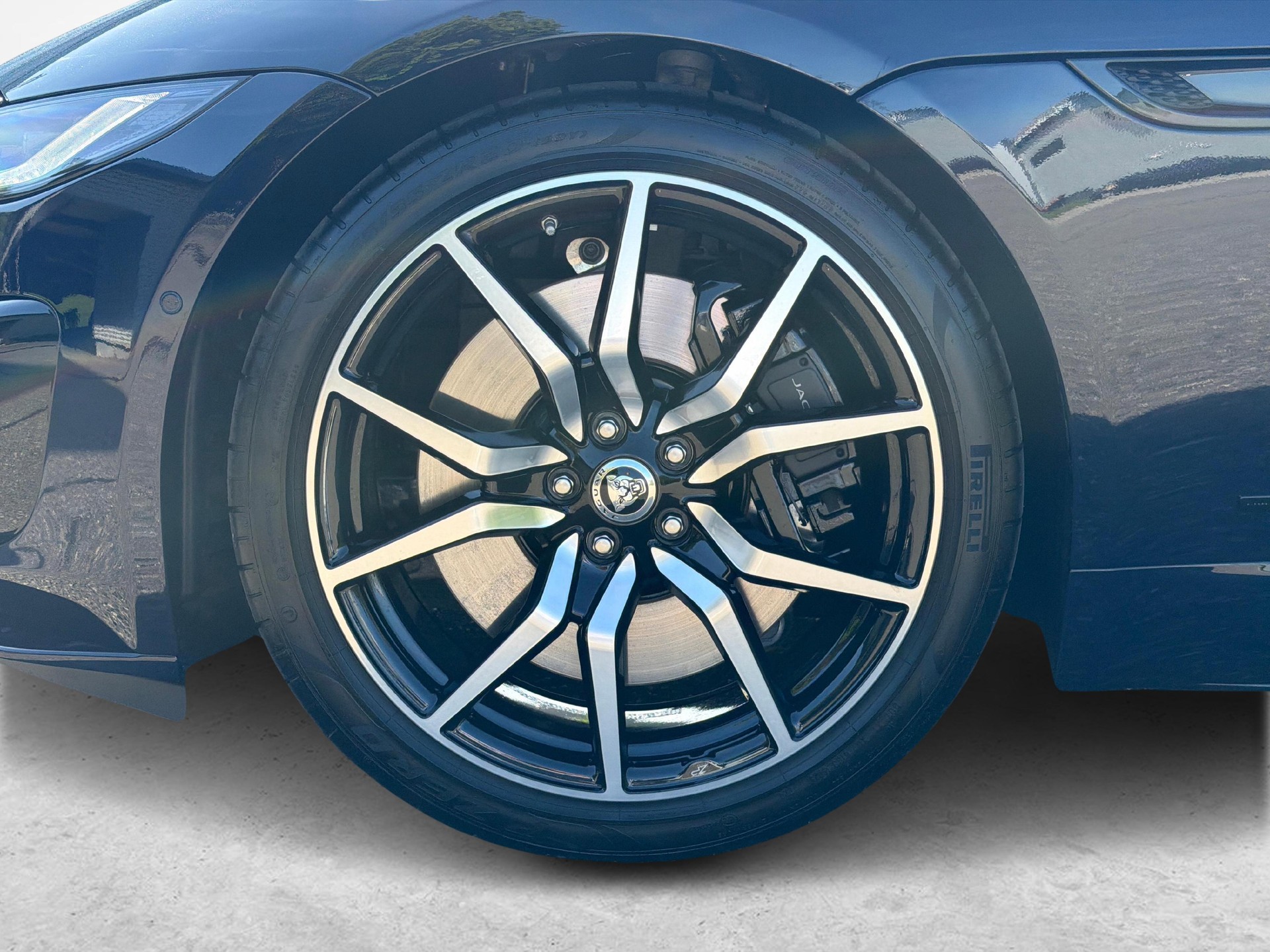 JAGUAR F-Type Convertible 5.0 V8 R AWD ZP Edition einer von 150-image-17