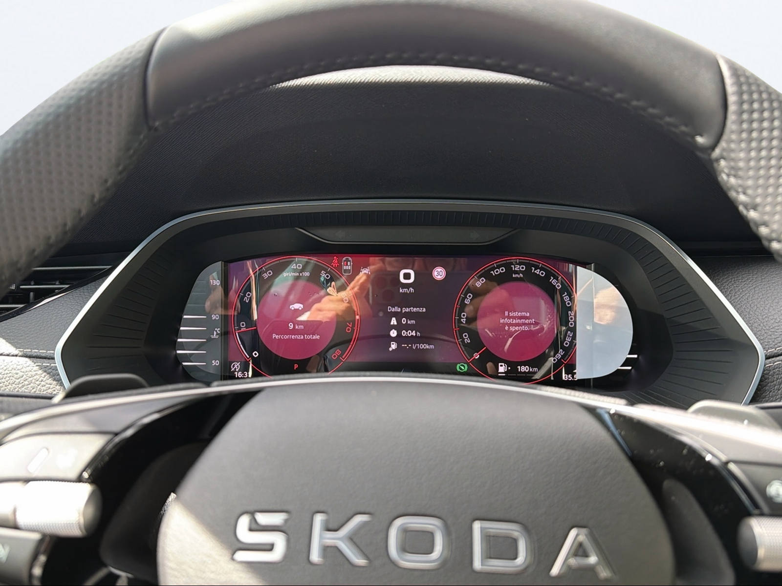 SKODA Octavia Combi 2.0 TSI DSG Dynamic 4x4-image-11