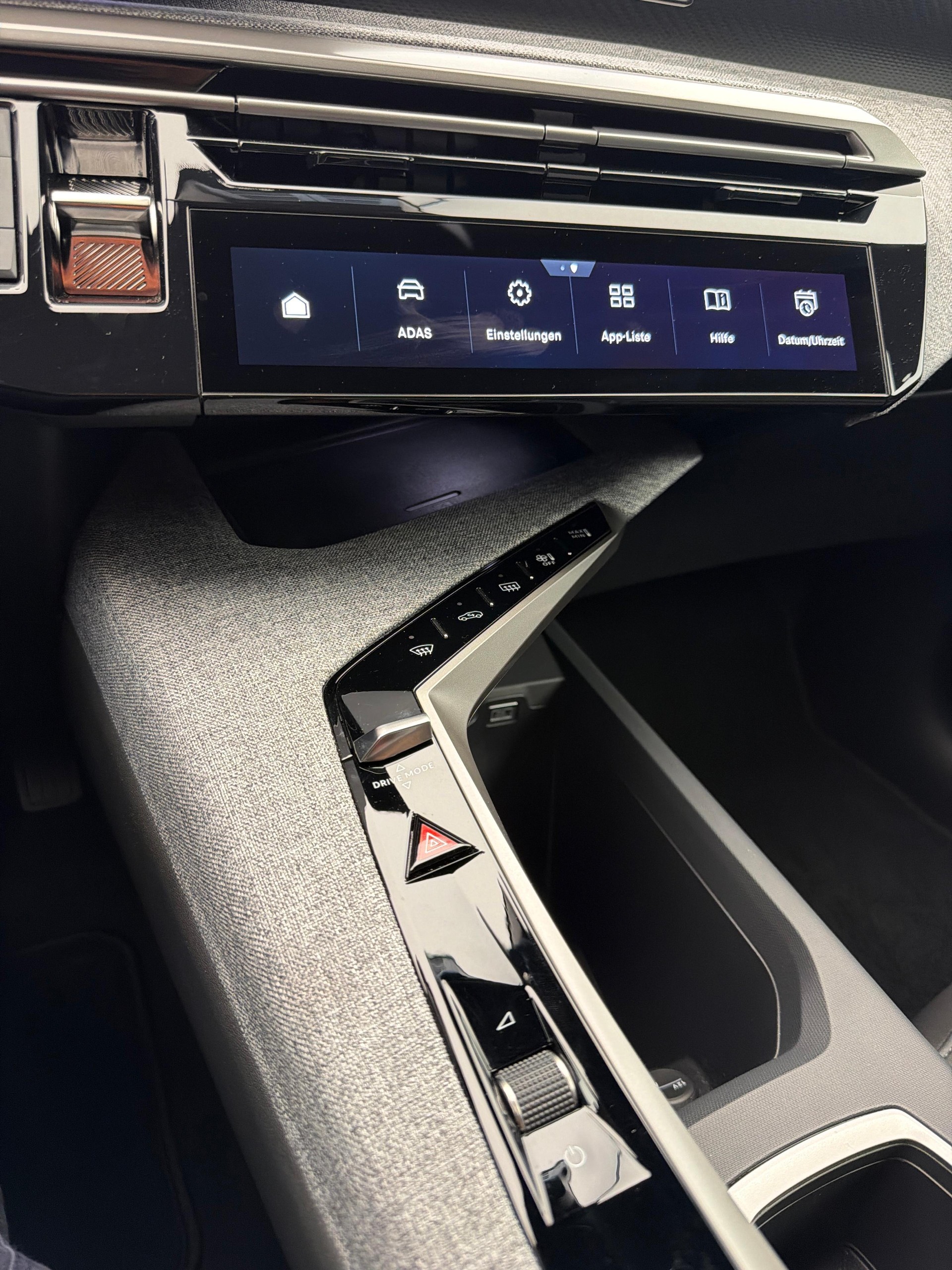 PEUGEOT 3008 1.2 Hybrid Allure-image-20