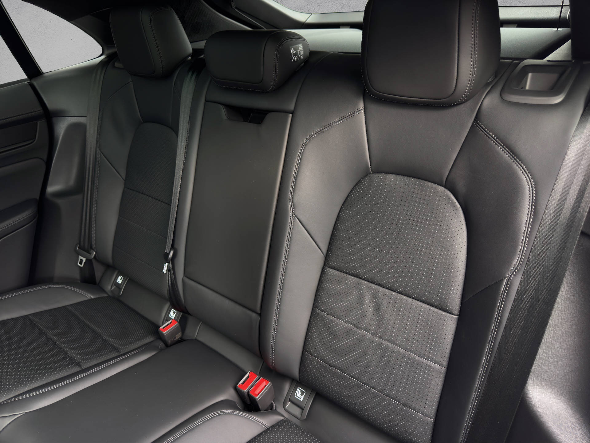 PORSCHE Macan GTS-image-13