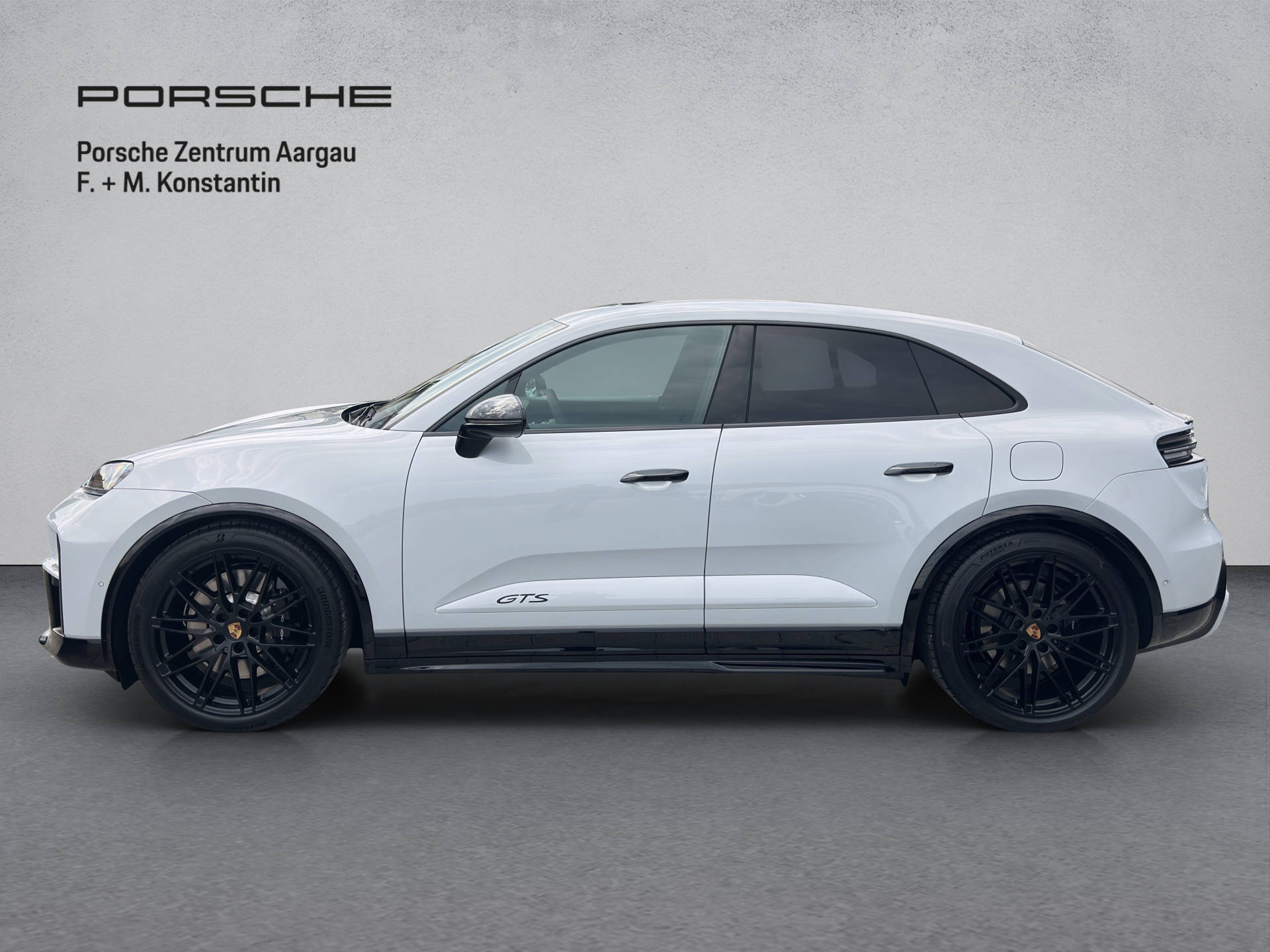 PORSCHE Macan GTS-image-2