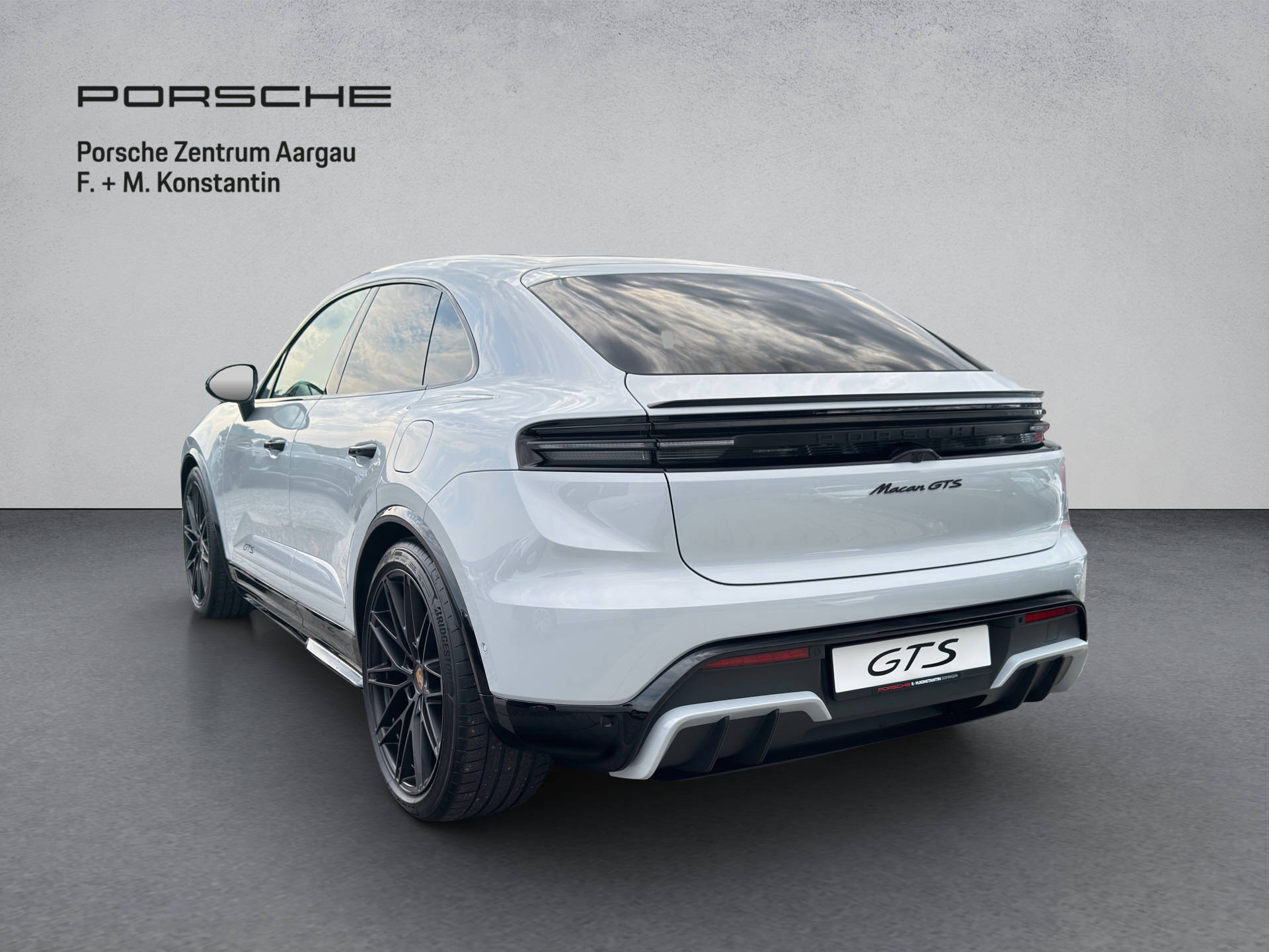 PORSCHE Macan GTS-image-3