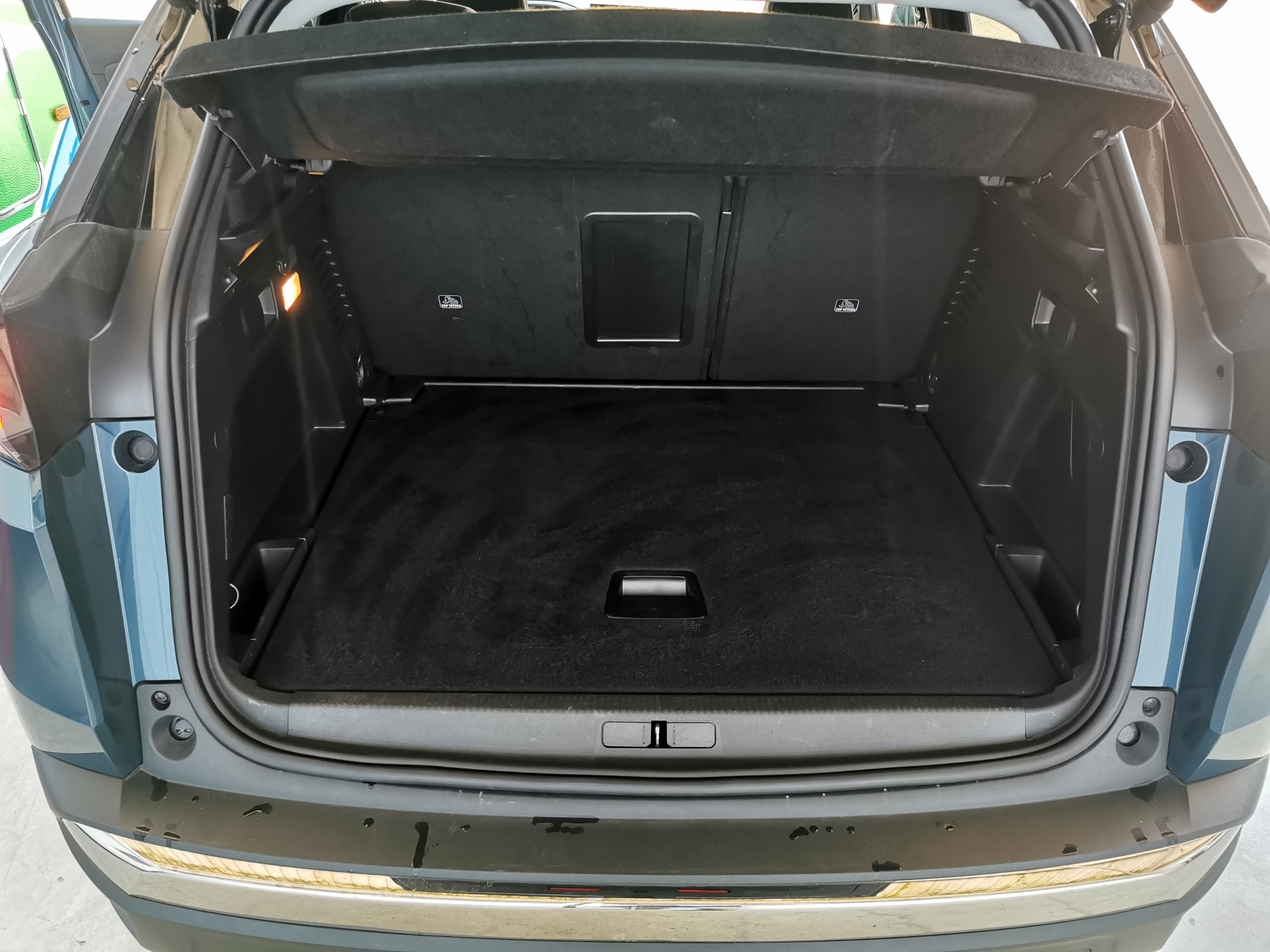 PEUGEOT 3008 1.2 PureTech Allure Pack EAT8-image-4