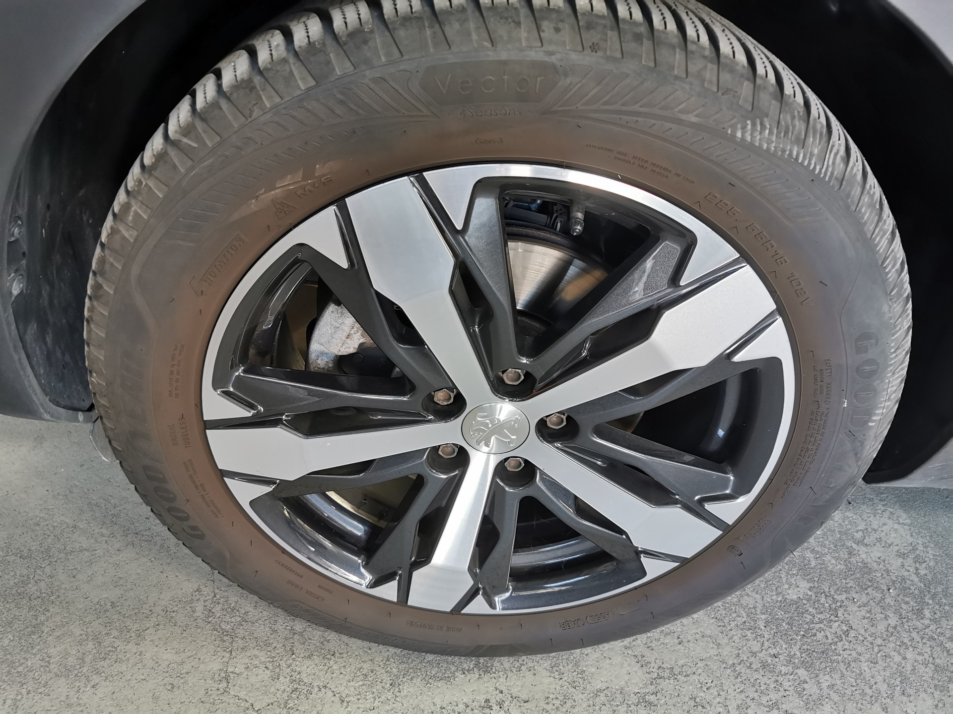 PEUGEOT 3008 1.2 PureTech Allure Pack EAT8-image-13