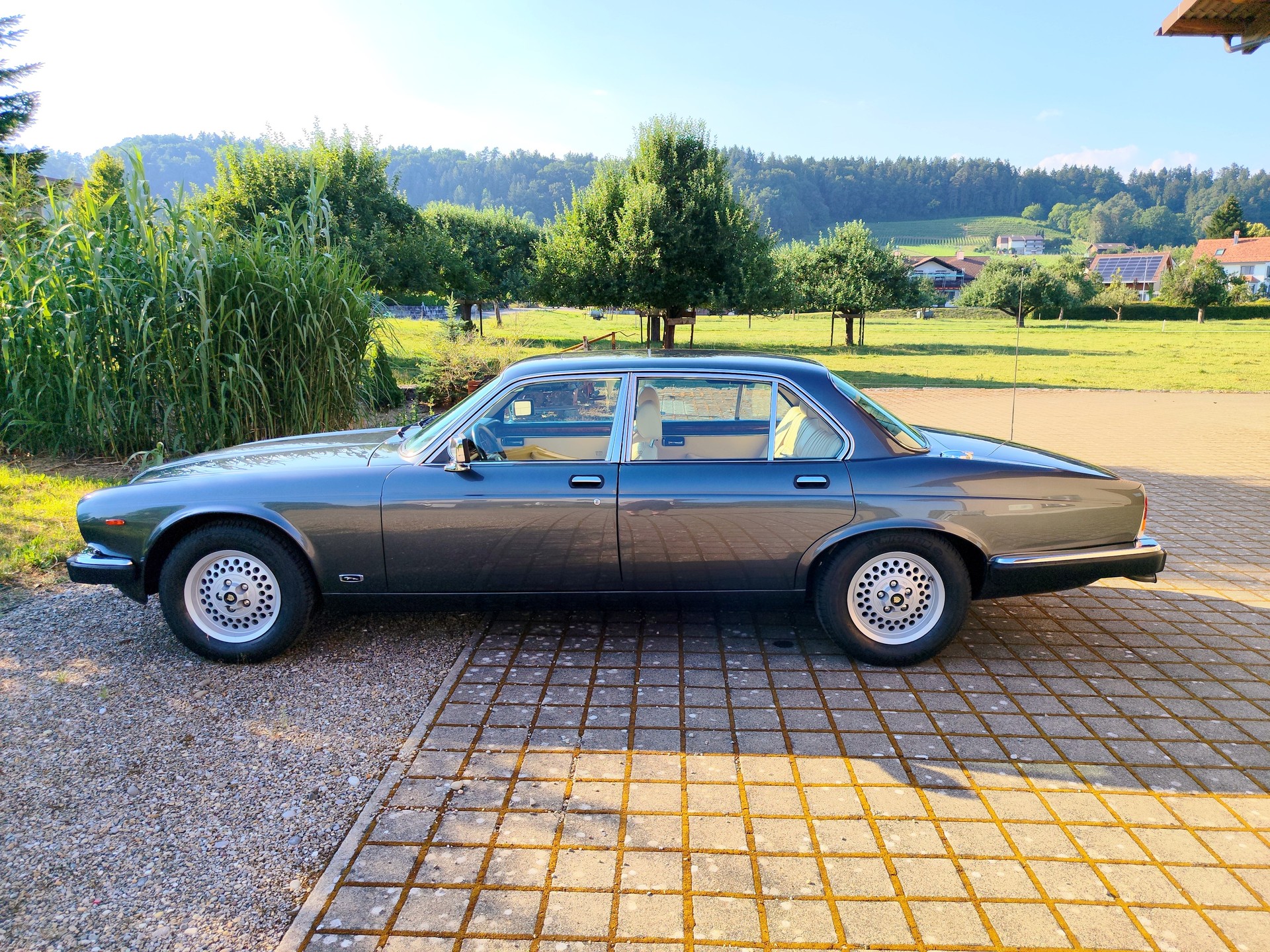JAGUAR XJ-12 5.3 H.E. Sovereign-image-4