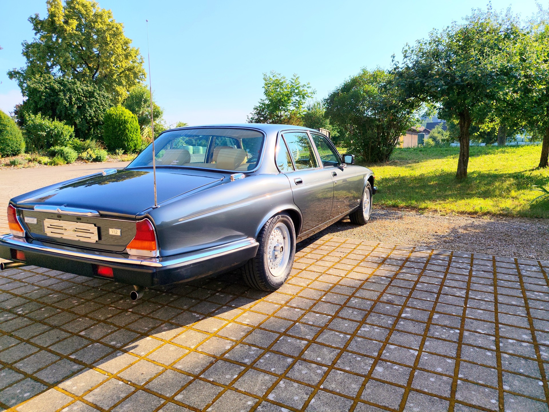 JAGUAR XJ-12 5.3 H.E. Sovereign-image-6