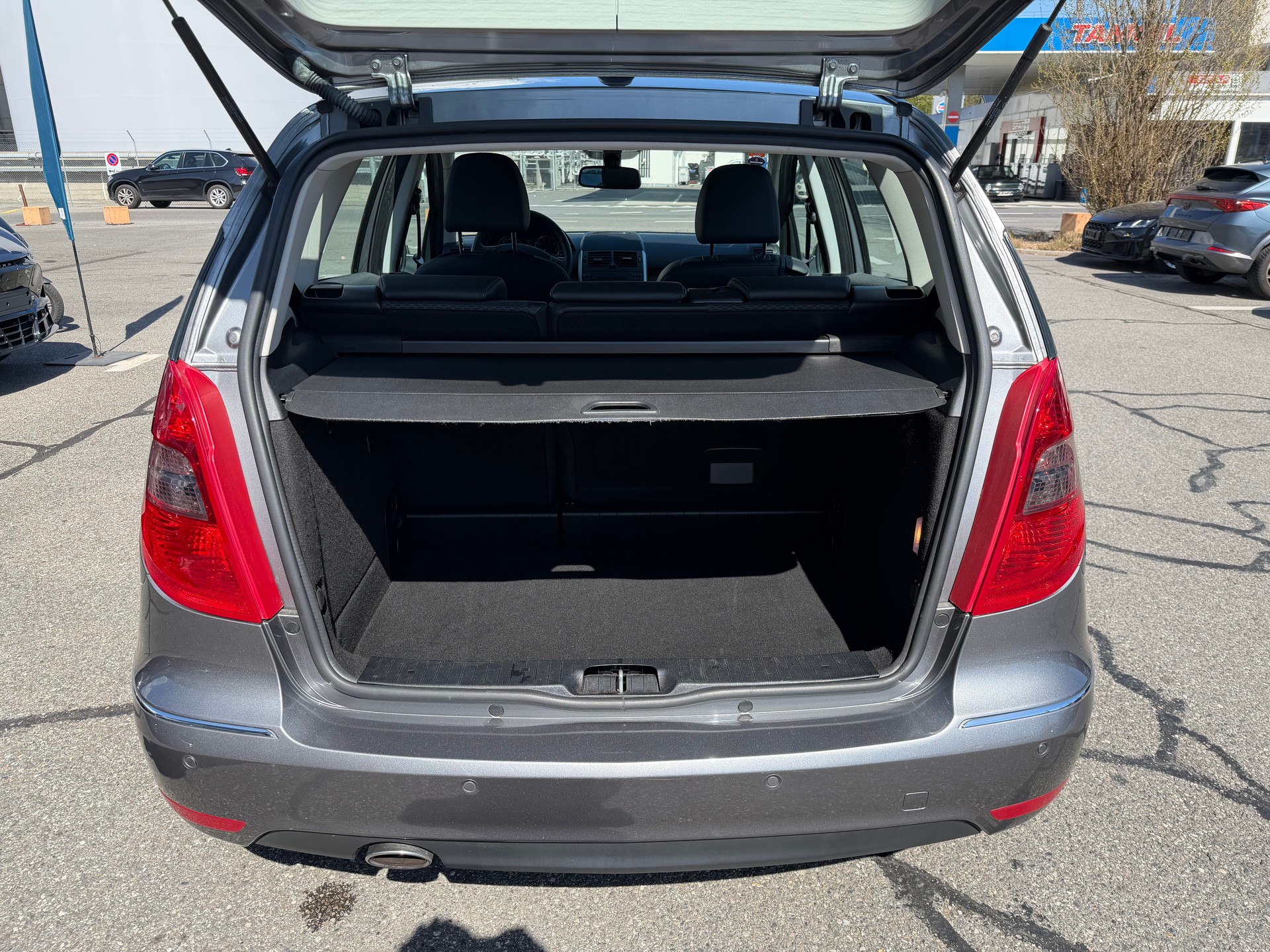 MERCEDES-BENZ A 180 Avantgarde-image-4
